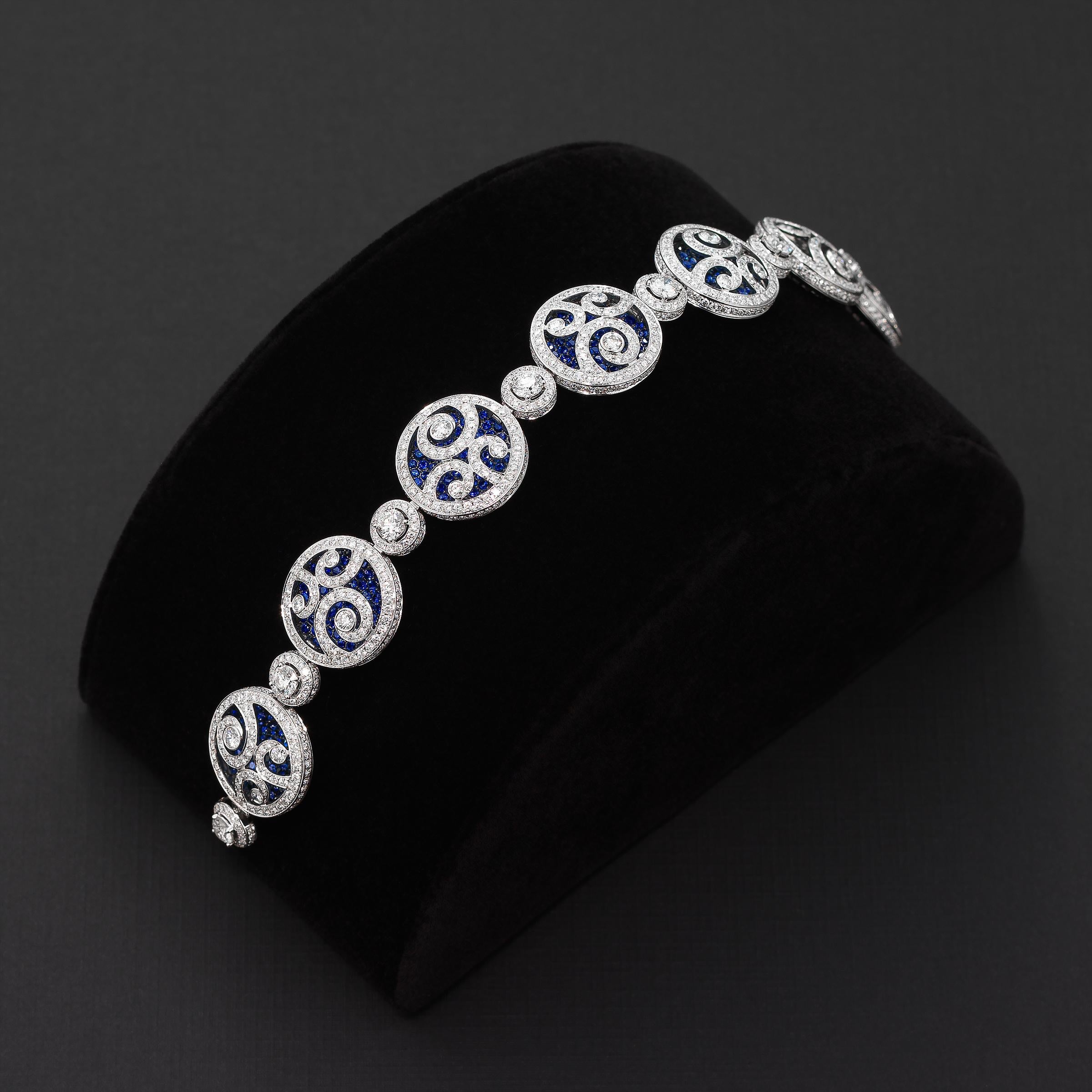 Taille brillant Bracelet saphir et diamant en or 18 carats avec certificat et boîte Graff en vente