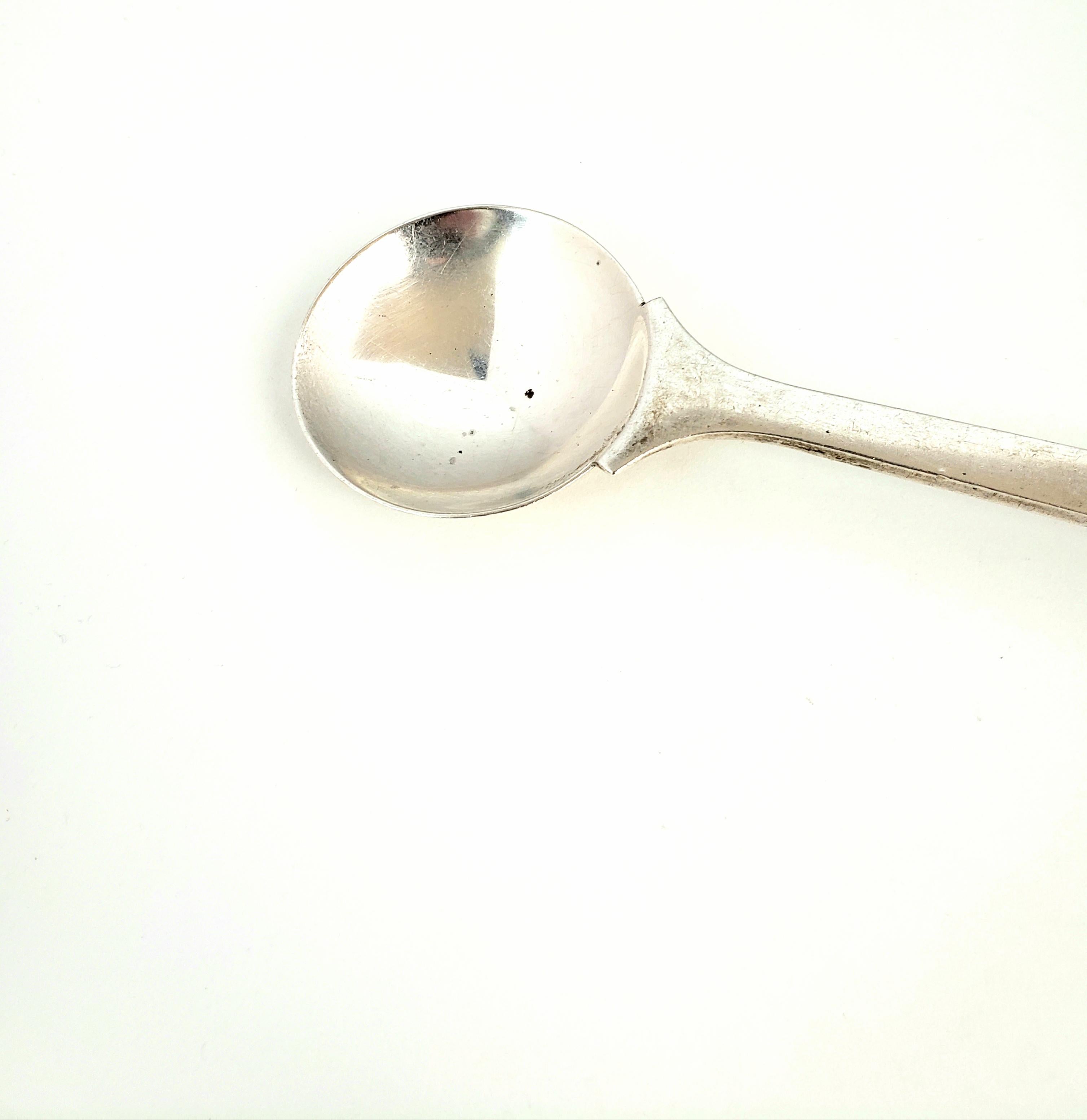 Graff, Washbourne and Dunn Sterling Silver Long Handle Serving Spoon In Good Condition For Sale In Washington Depot, CT