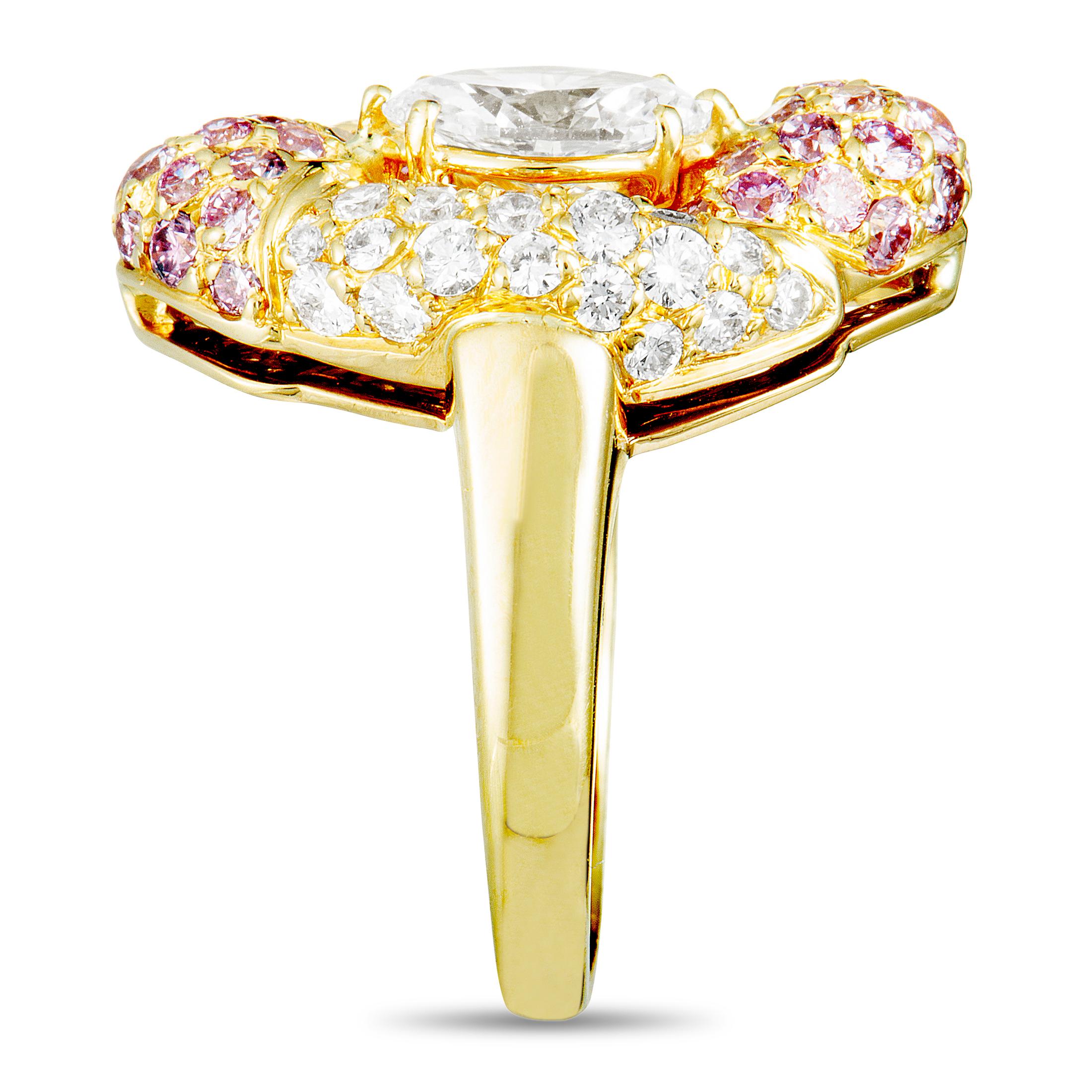 Graff White and Pink Diamond 18K Yellow Gold Ring 5.75 Size In Excellent Condition In Southampton, PA