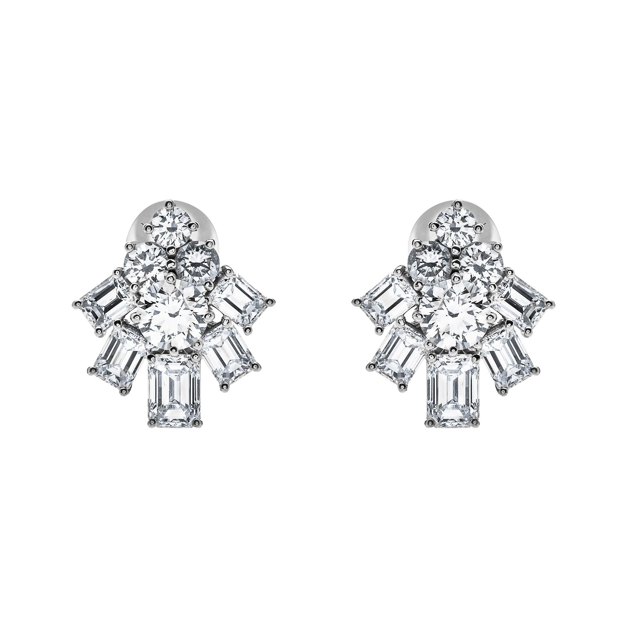 Boucles d'oreilles en or blanc et platine avec diamants blancs taille émeraude de Graff Neuf - En vente à New York, NY
