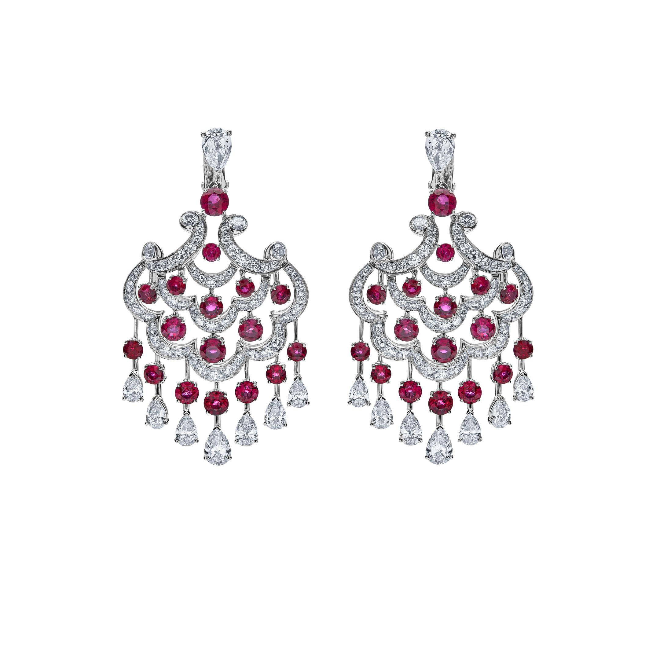 Boucles d'oreilles chandelier en rubis et diamants de Graff Neuf - En vente à New York, NY