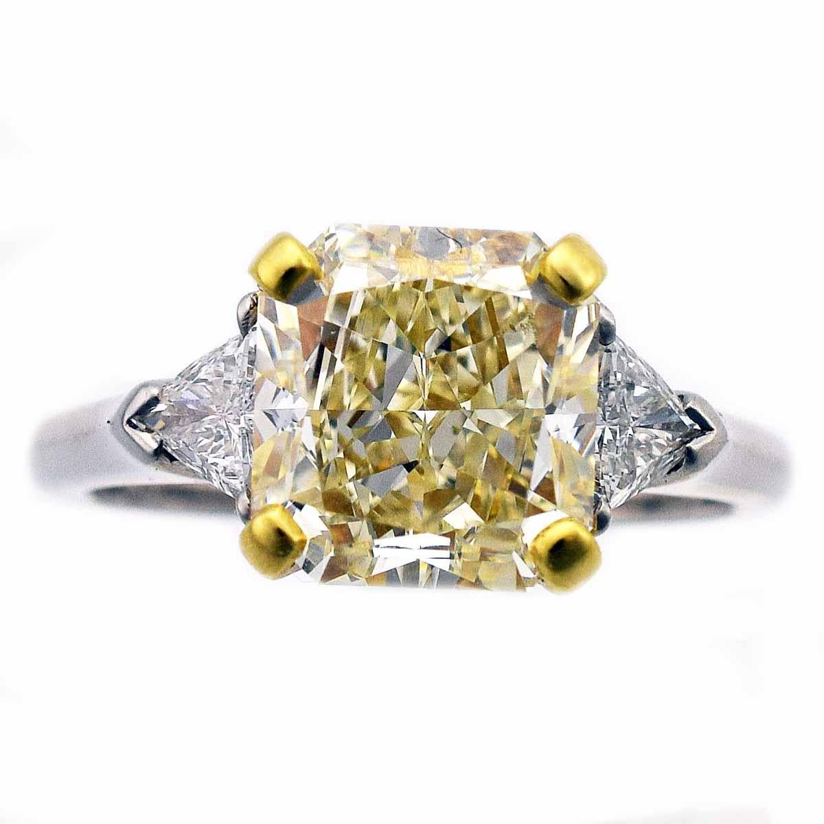 Brand:GRAFF
Name:Diamond Solitaire ring
Material:1P YellowRadiant Diamond (3.05ct OtoP Range-VVS2),
2P Diamond (D0.27ct), PT950 Platinum,750 K18 YG Yellow Gold
Weight:5.0g（Approx)
Ring size:British & Australian:J 1/2  /   US & Canada:4 3/4 /  French