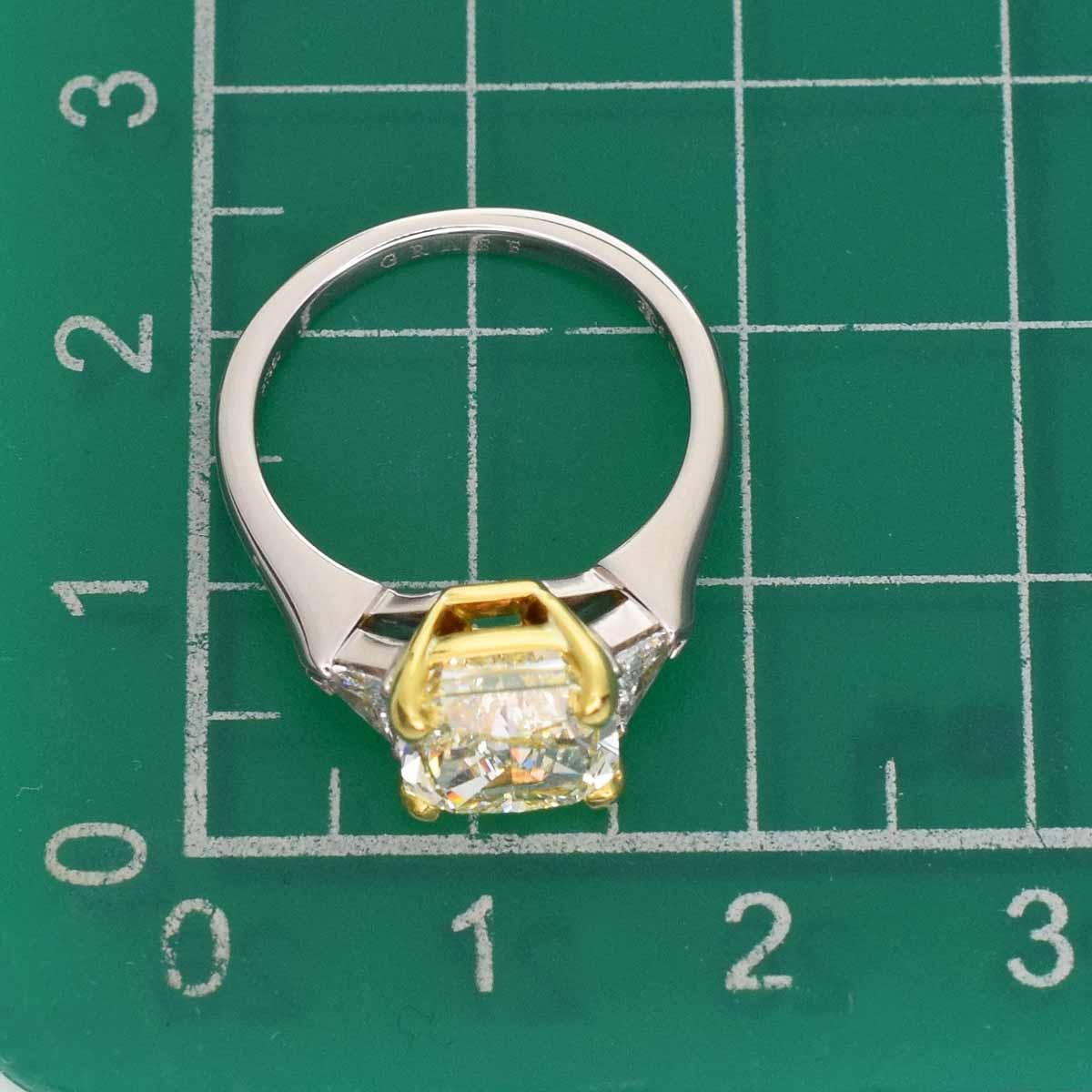 Women's or Men's Graff Yellow Radiant 3.05 Carat Diamond Platinum 18 Karat YG Solitaire Ring
