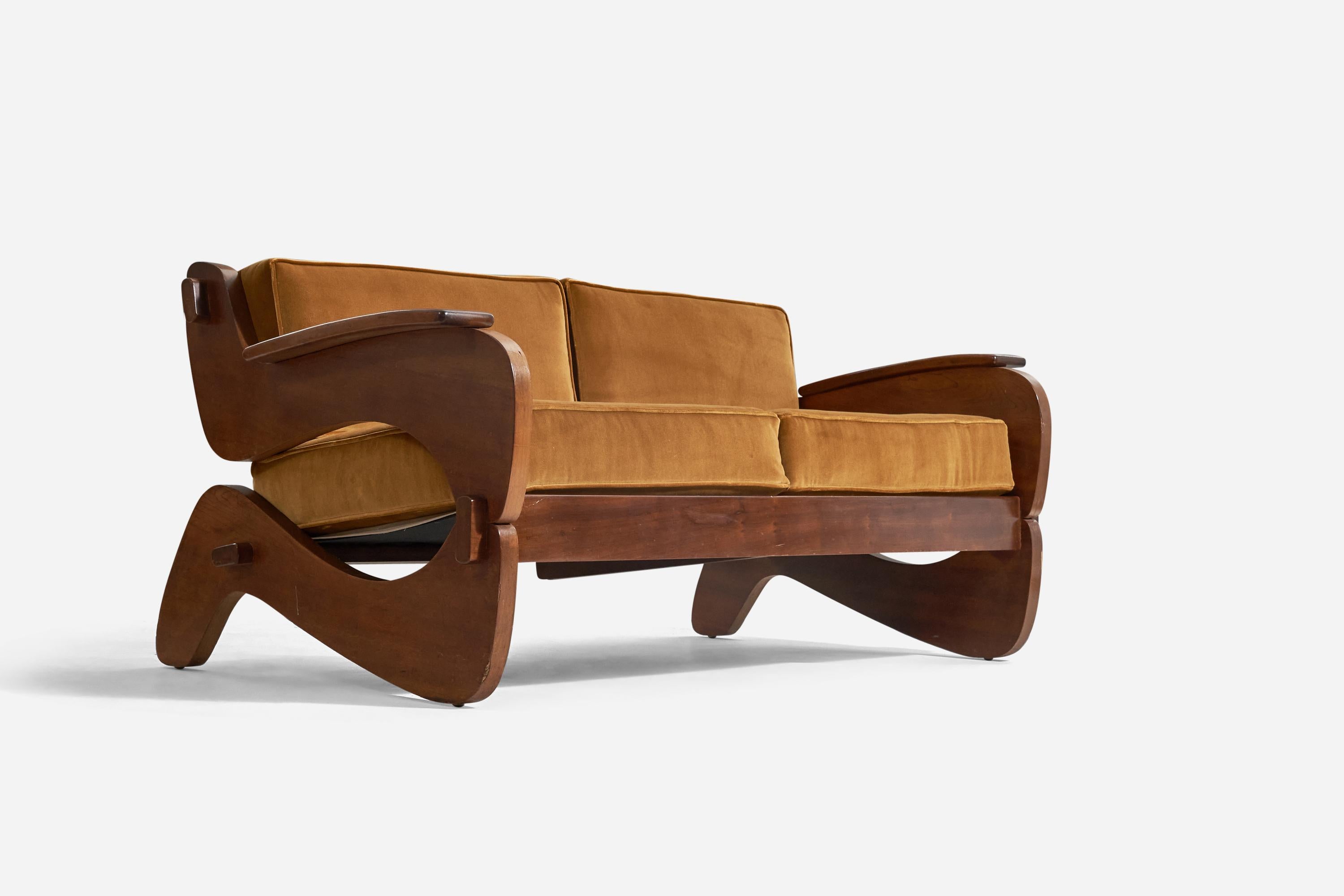 Sofa aus Holz und Samt, entworfen und hergestellt von Grafton Everest, Südafrika, ca. 1970er Jahre.