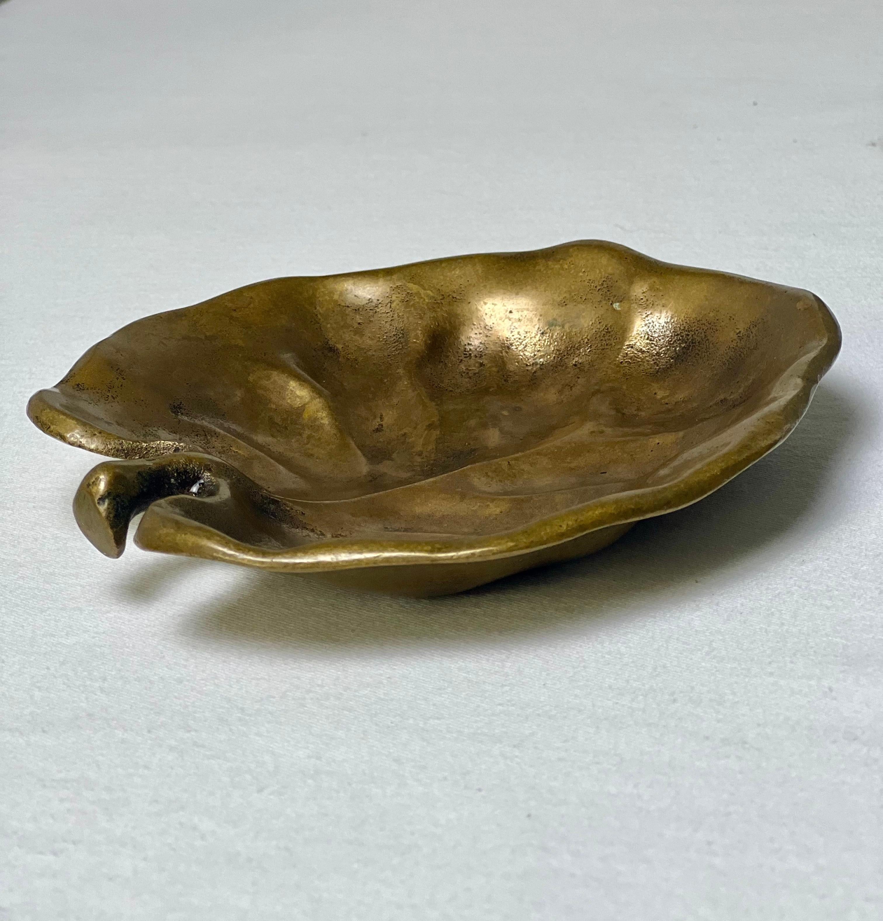 Art Nouveau Graham Bronze Leaf Vide-Poche, Valet Tray or Vanity Dish For Sale
