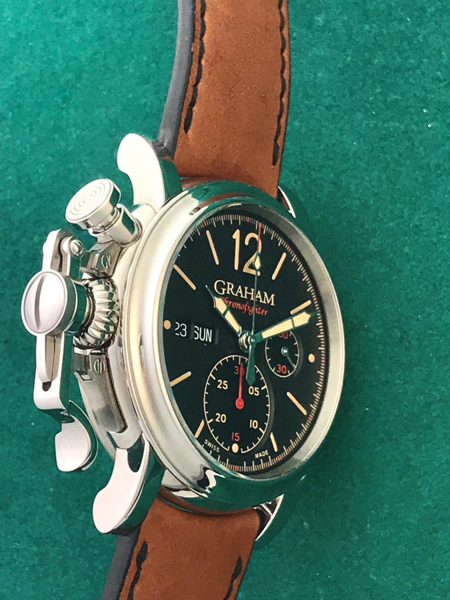 Graham Chronofighter Automatic Day and Date Stainless Steel Wristwatch im Zustand „Hervorragend“ in Dallas, TX