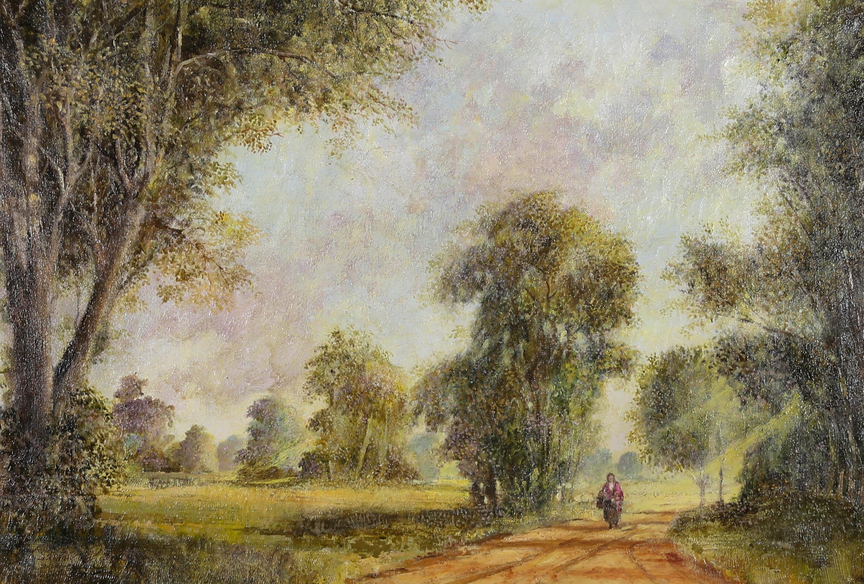 Un affascinante dipinto a olio che raffigura una scena di campagna con una figura su un sentiero. Firmato nell'angolo inferiore sinistro. Presentato in una cornice di legno, come mostrato. Su tela su barelle.


