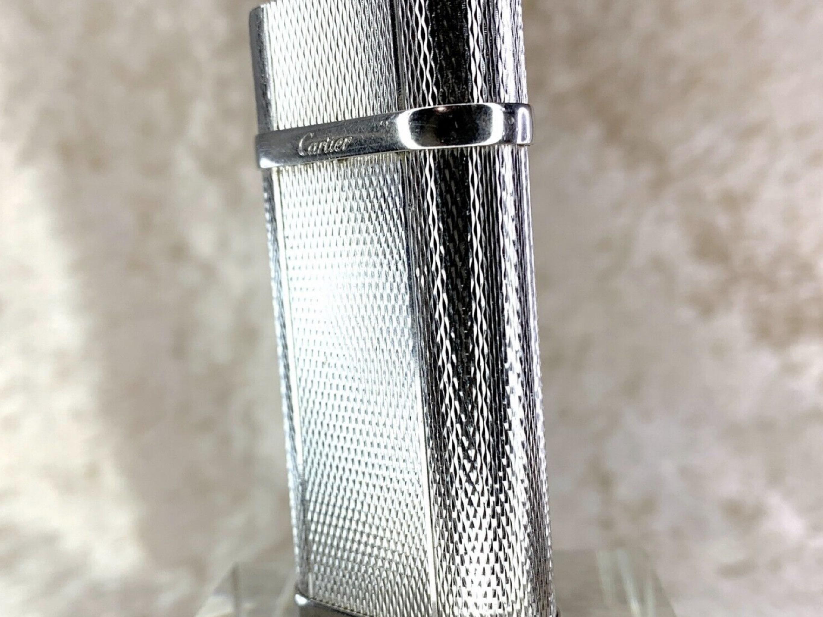 Le Must de Cartier Grain D'orge, Plata Platino Raro Encendedor Vintage en Bueno Estado en New York, NY
