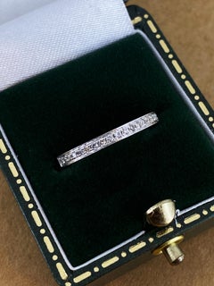 Körnerbesetzter Diamant (0,15ct) G/VS Halb-Ewigkeitsband aus 18K Weißgold