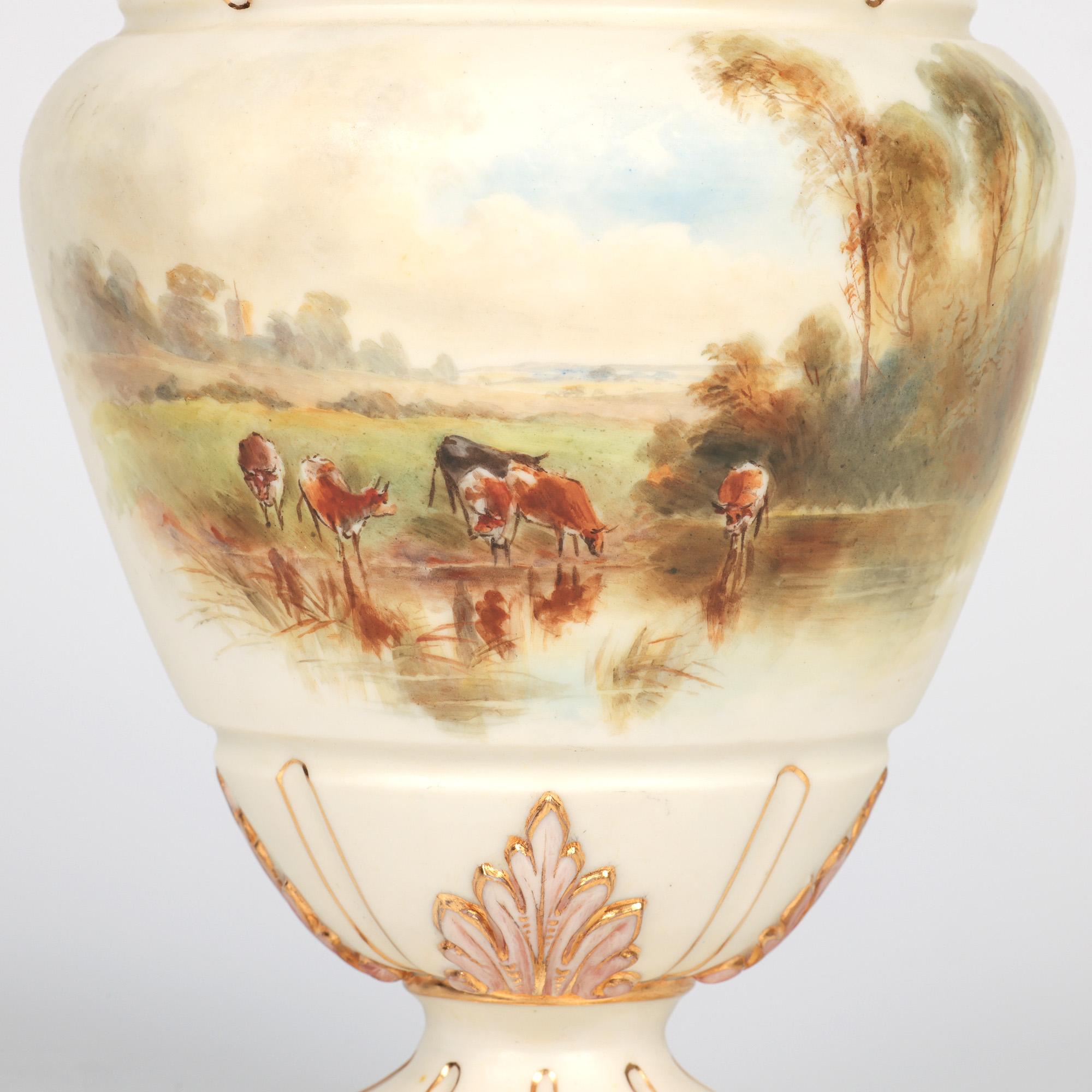 Estetismo Vaso per bestiame da pascolo in porcellana di Grainger Worcester dipinto a mano in vendita