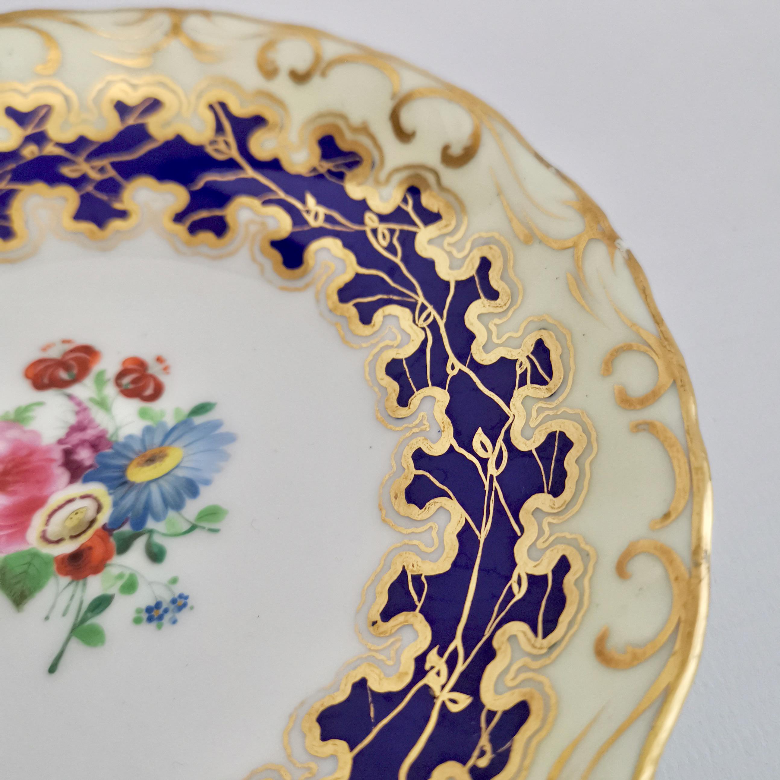 Grainger Worcester Porcelain Teacup, Cobalt Blue, Gilt and Flowers, circa 1840 4