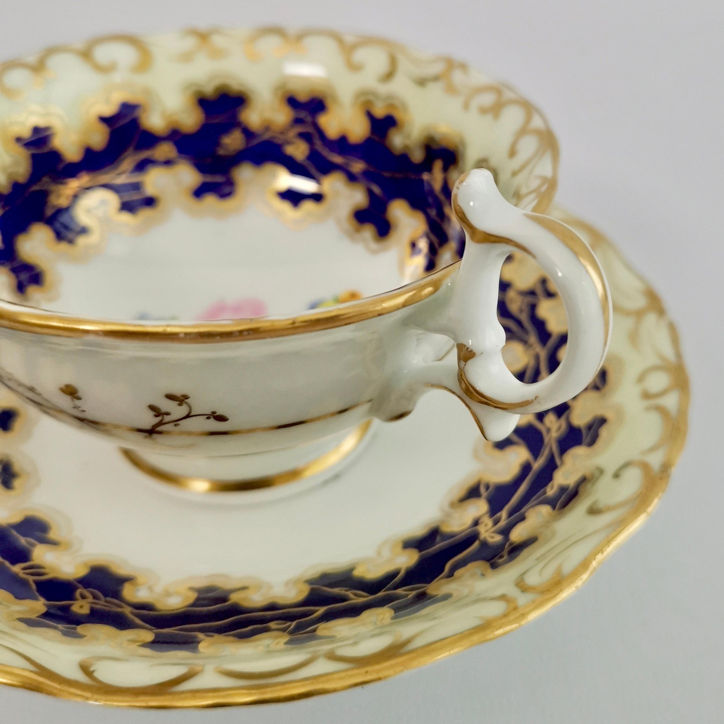 Grainger Worcester Porcelain Teacup, Cobalt Blue, Gilt and Flowers, circa 1840 6