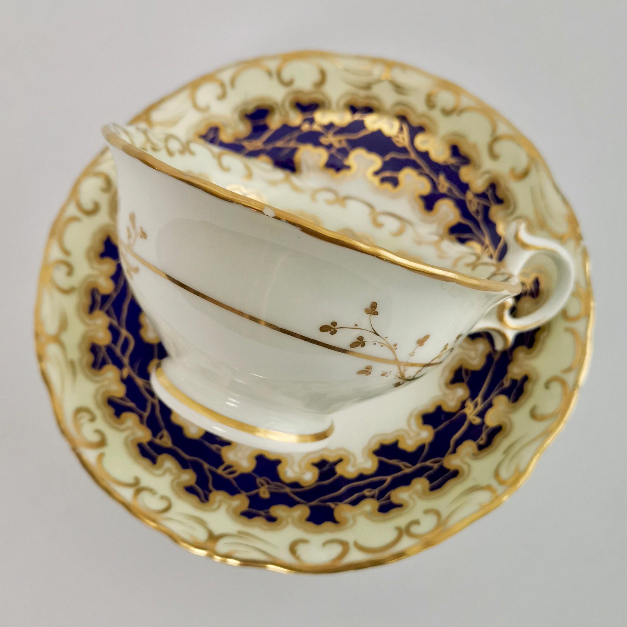 Mid-19th Century Grainger Worcester Porcelain Teacup, Cobalt Blue, Gilt and Flowers, circa 1840