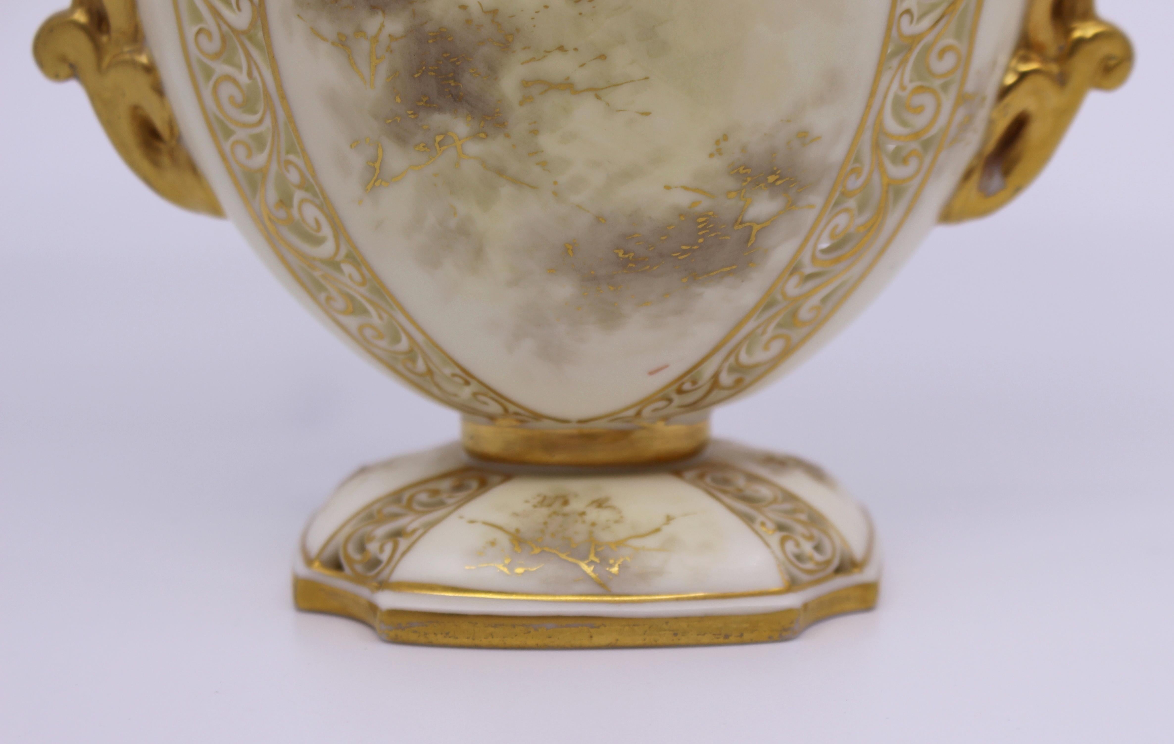 Grainger Worcester Royal China Works Blush Vase, 1892 For Sale 4
