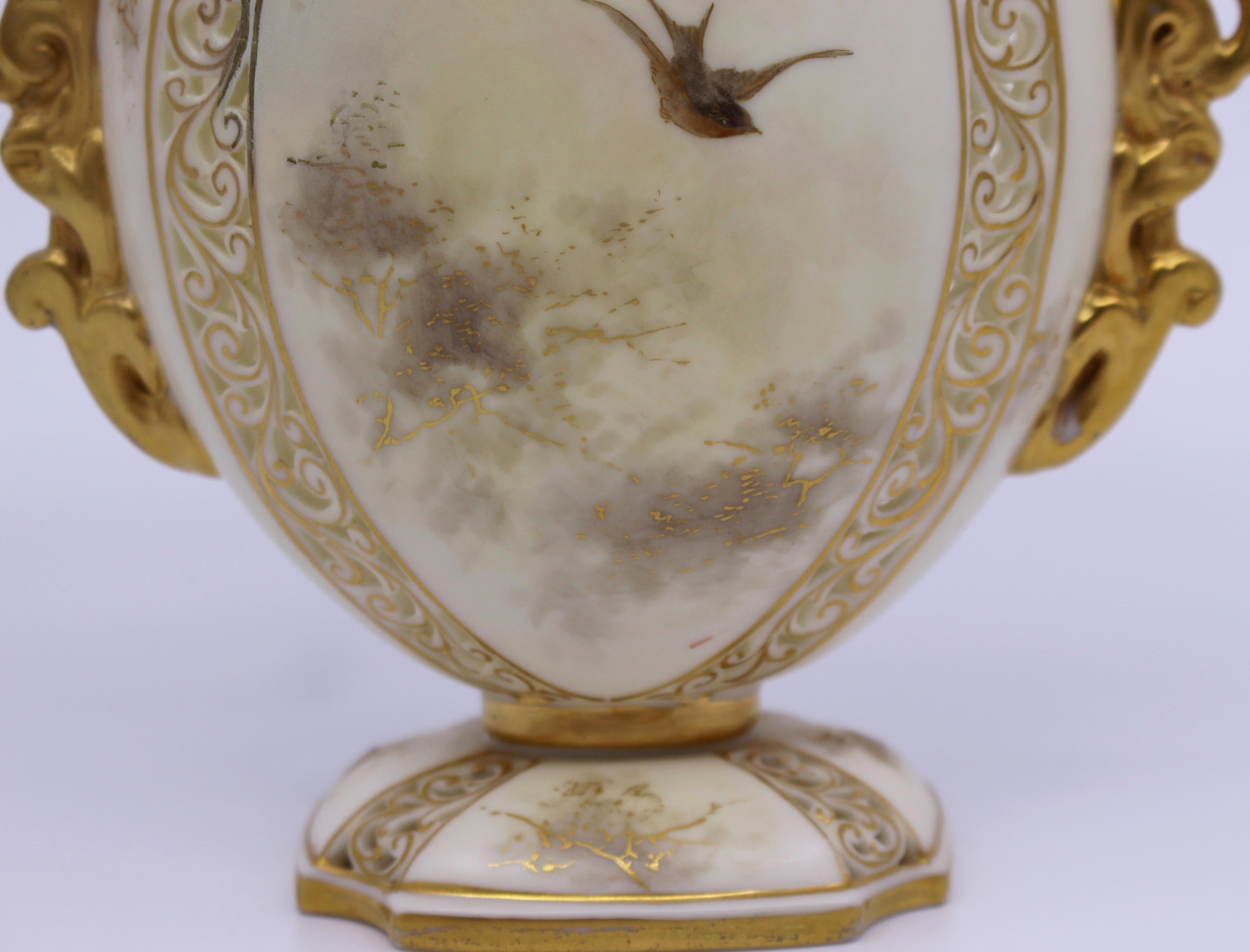 Grainger Worcester Royal China Works Blush Vase, 1892 For Sale 3