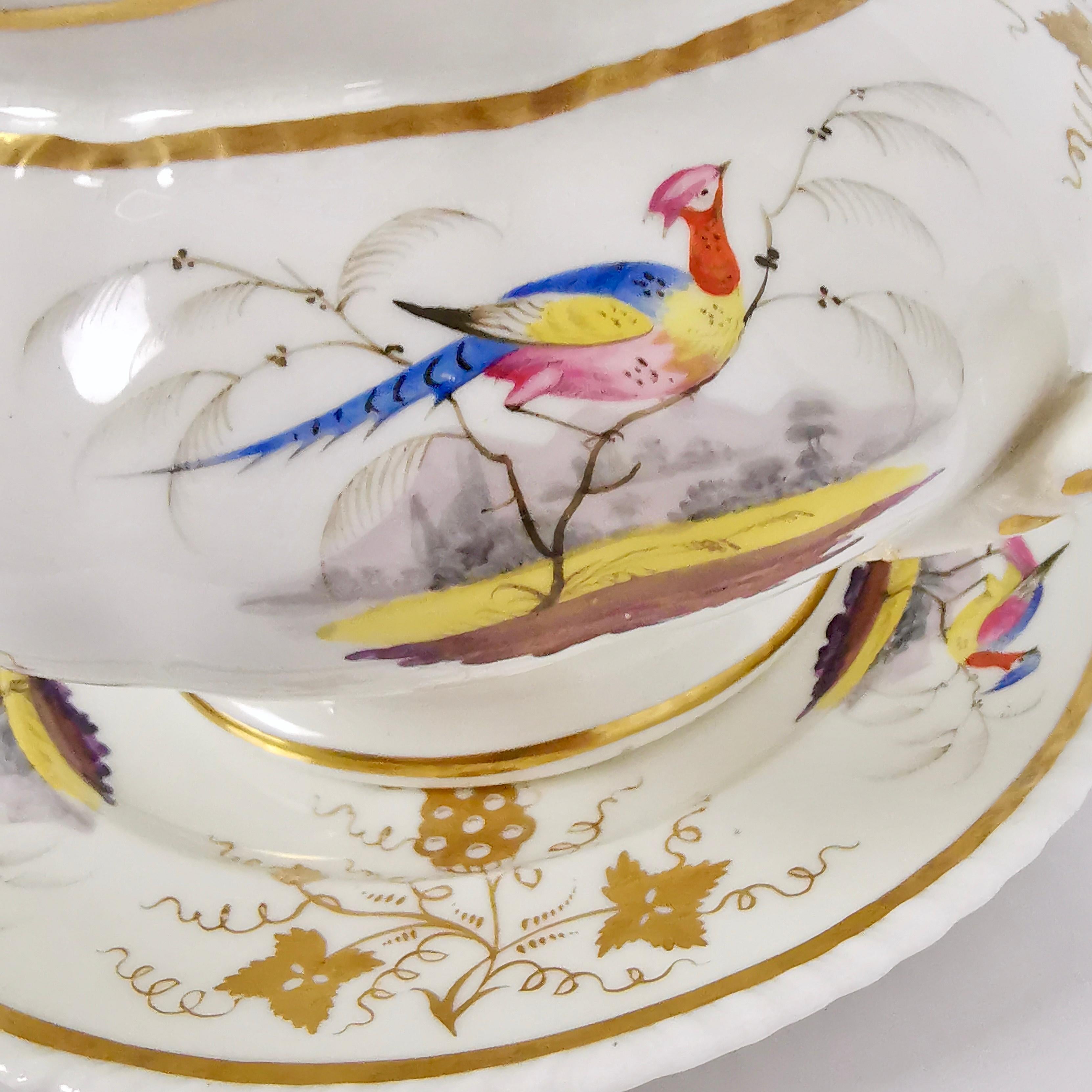 Grainger Worcester Tea Set, Rococo Revival, Sevres-Style Birds, circa 1830 In Good Condition For Sale In London, GB