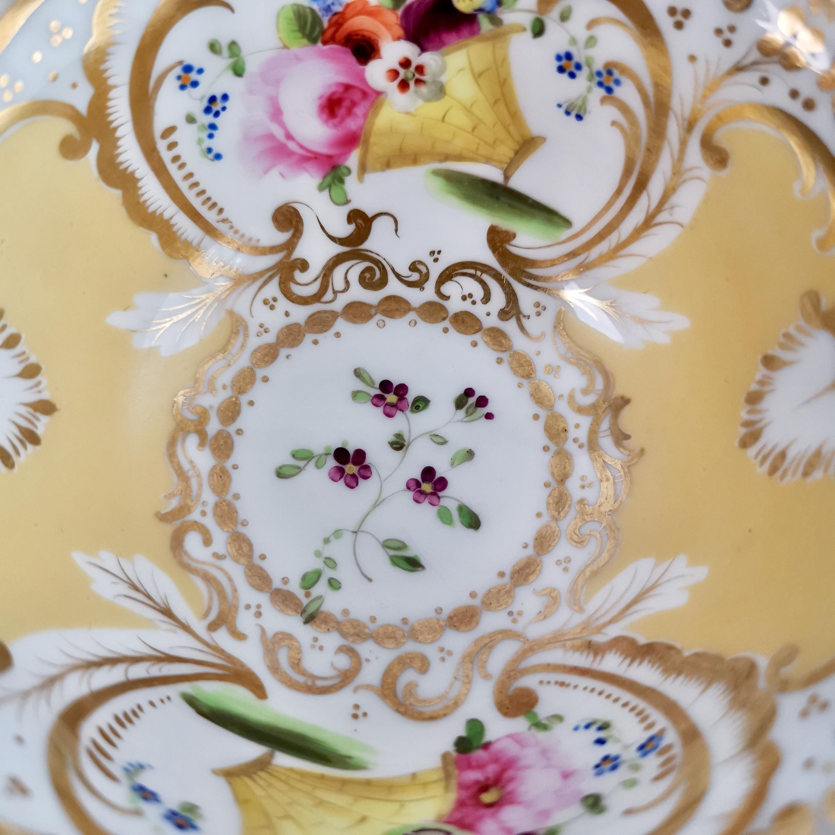 Grainger Worcester Teacup, Yellow, Gilt and Flowers, Rococo Revival, circa 1835 2