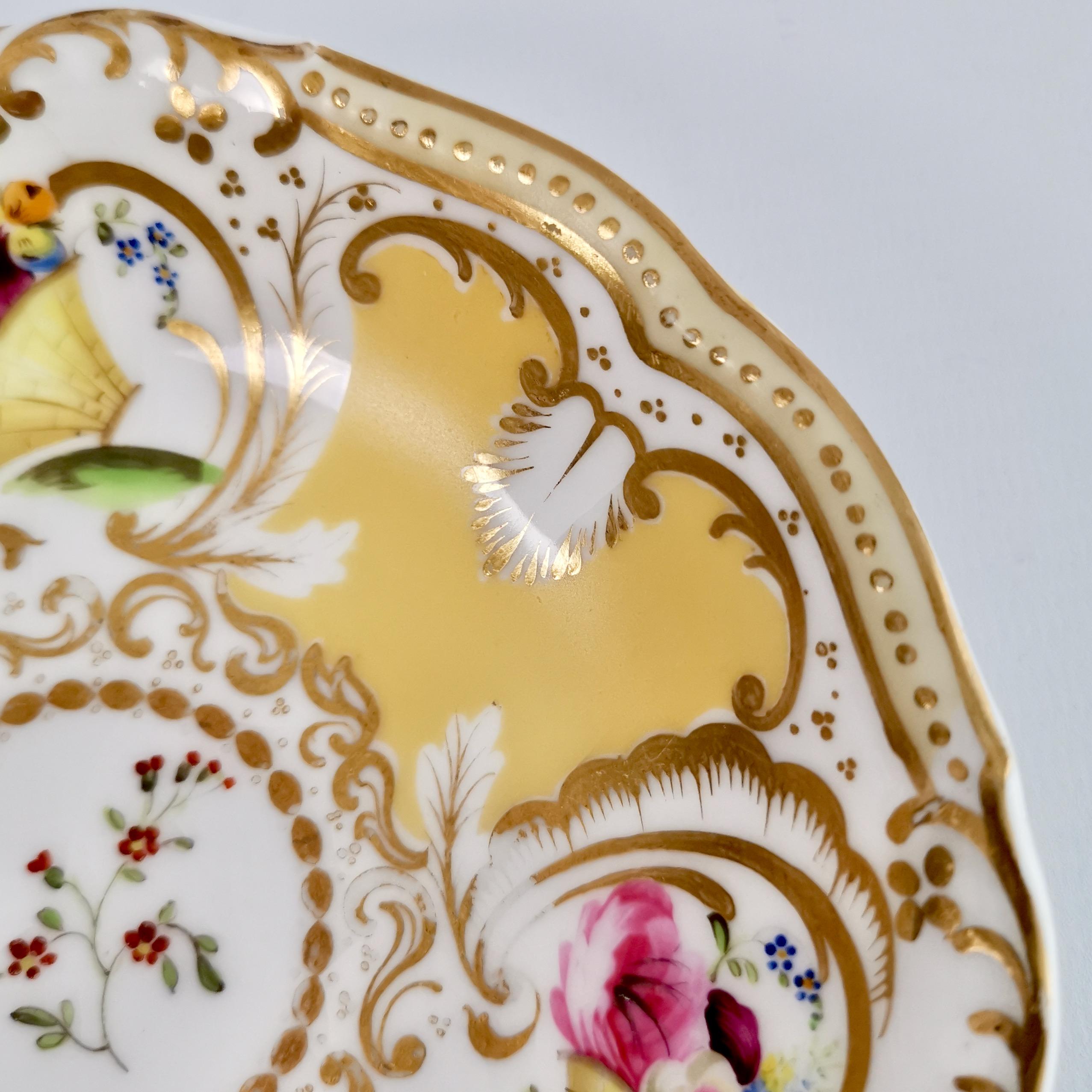 Grainger Worcester Teacup, Yellow, Gilt and Flowers, Rococo Revival, circa 1835 4