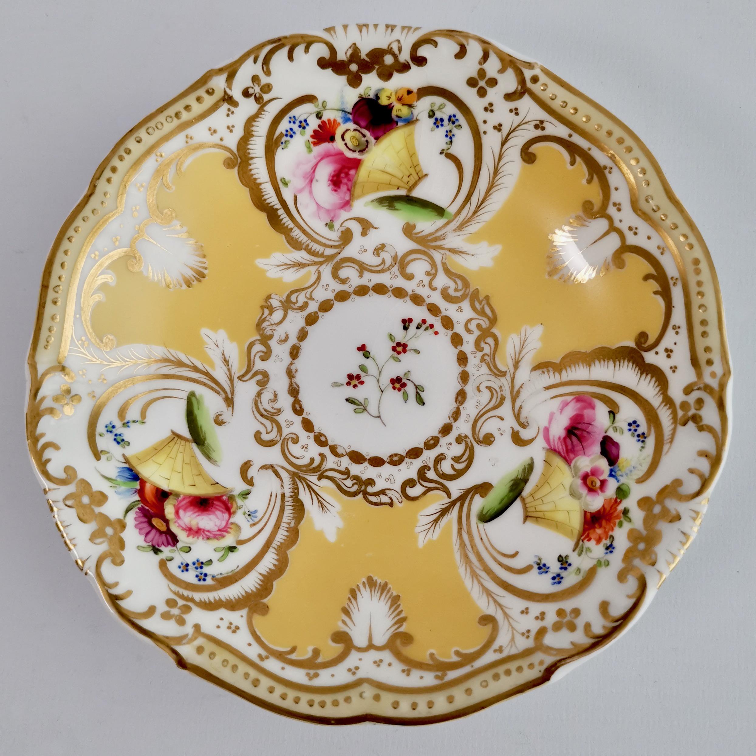 Hand-Painted Grainger Worcester Teacup, Yellow, Gilt and Flowers, Rococo Revival, circa 1835