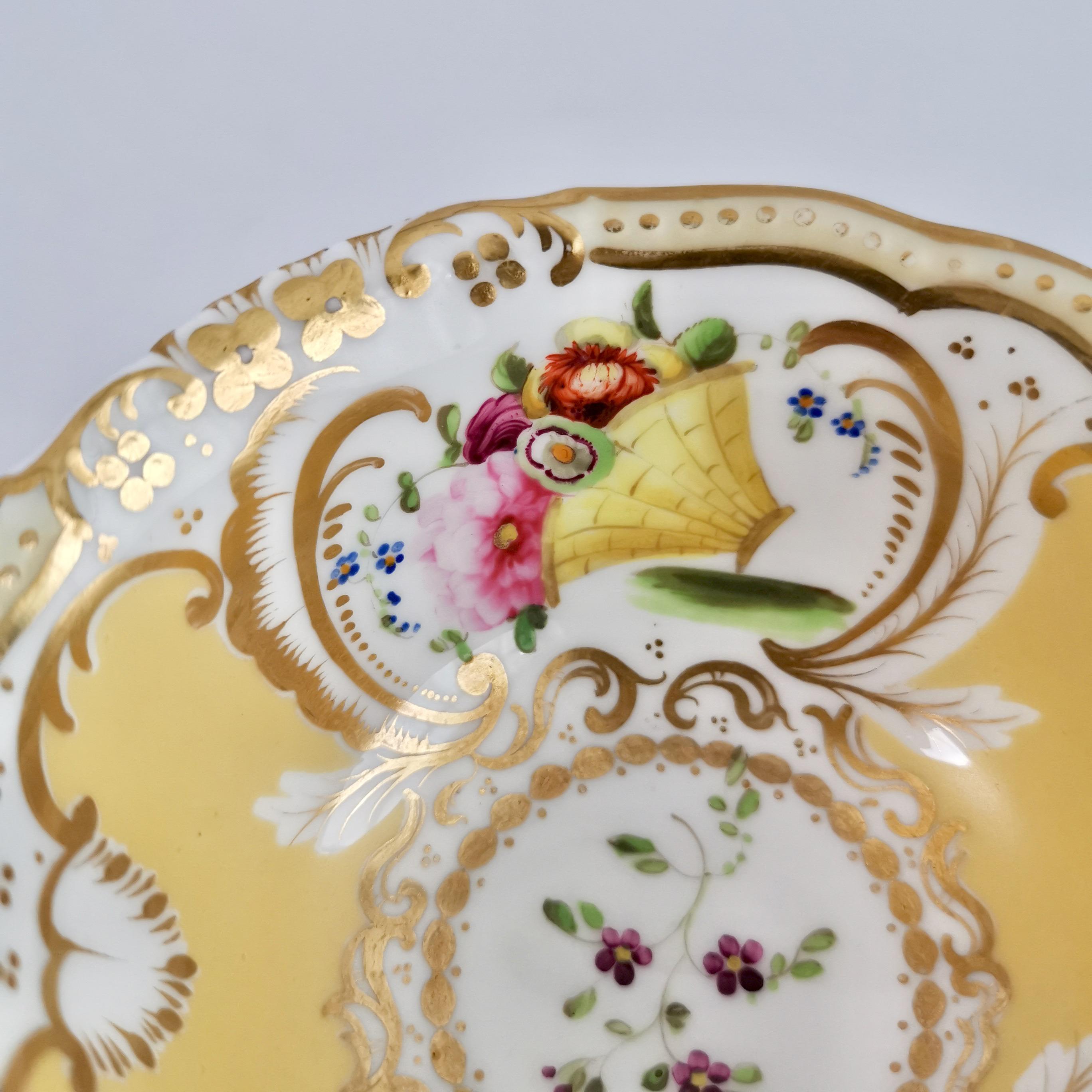 Grainger Worcester Teacup, Yellow, Gilt and Flowers, Rococo Revival, circa 1835 1