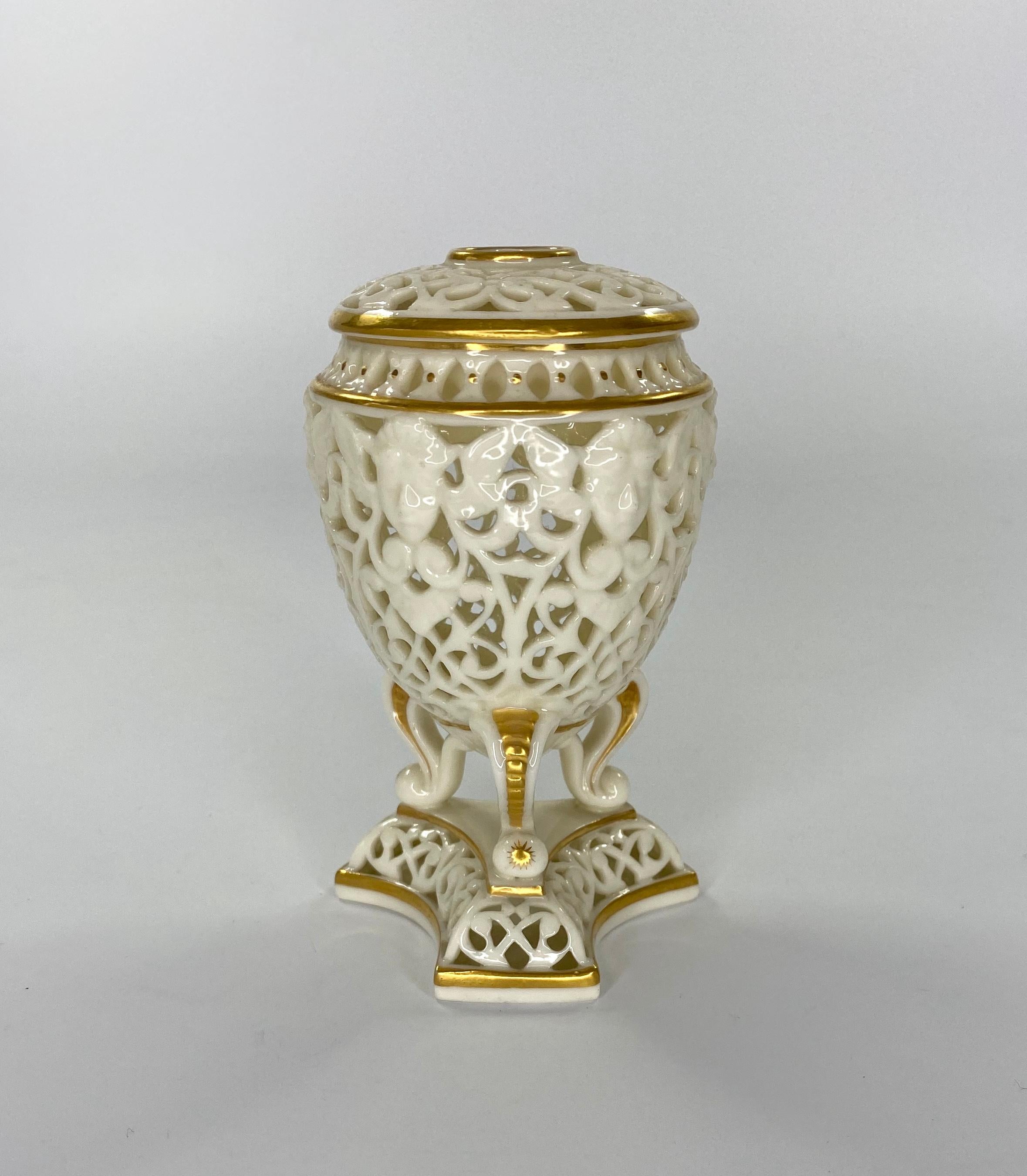 English Graingers Royal Worcester Porcelain Vase and Cover, c. 1890