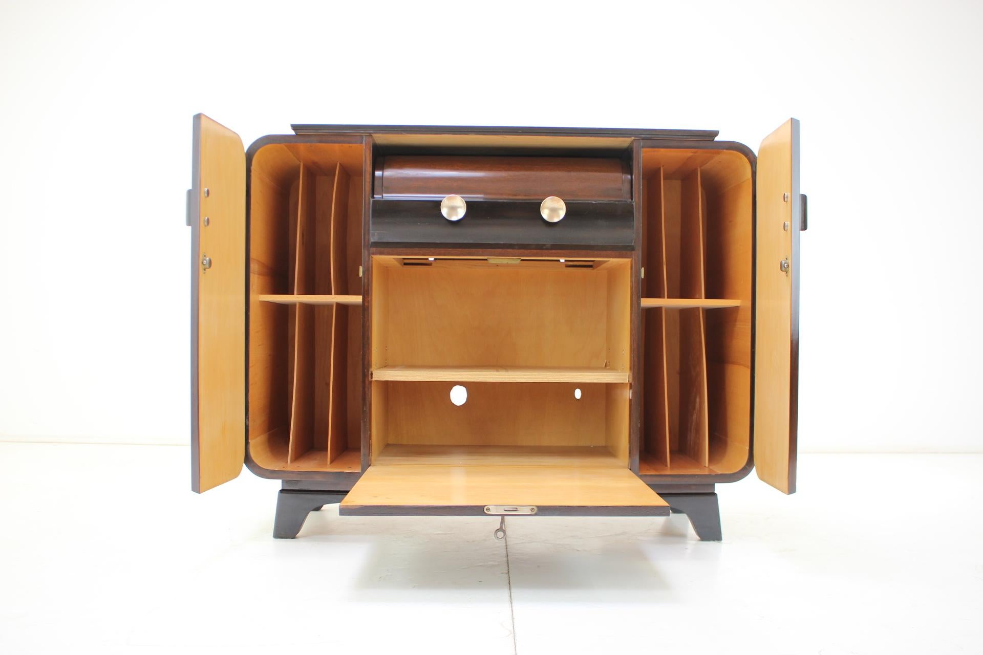 Gramophone Cabinet Designed by Jindřich Halabala, 1950's For Sale 3