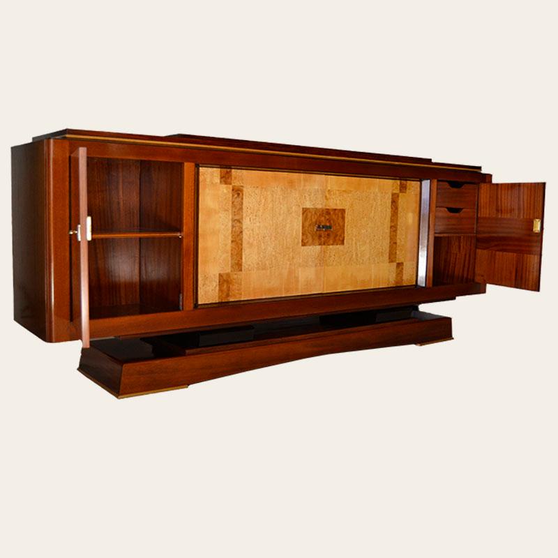 Large buffet Art Deco attributed to Alfred Porteneuve in Indian rosewood, mahogany and geometric marquetry of different roots (birch, pear and mahogany) excellent condition, only shellac restored. Original fittings and keys. France. Years 40/50.
