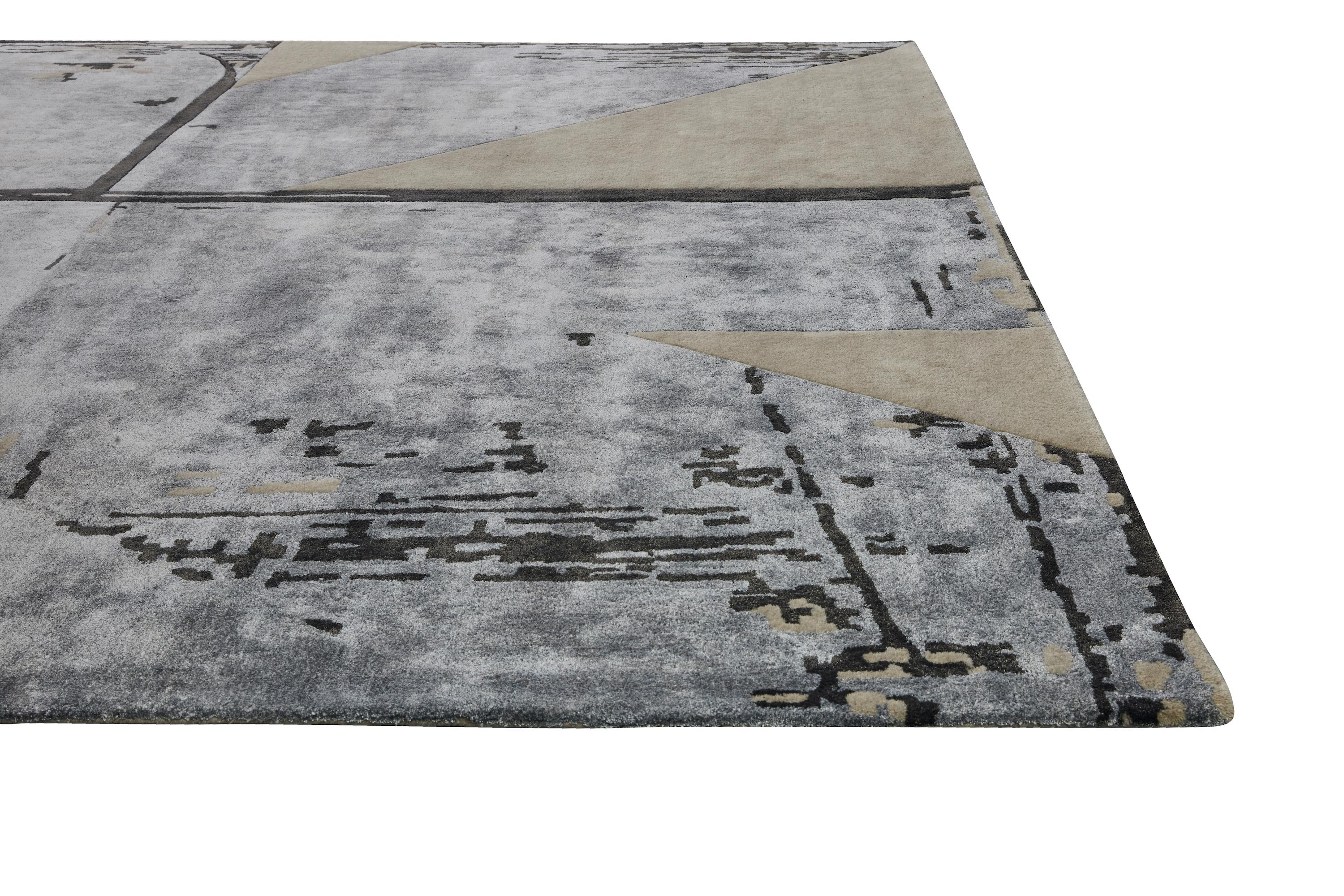 GRAN Hand Tufted Contemporary Rug in Silver Grey and Beige Gold Colours by Hands For Sale 2