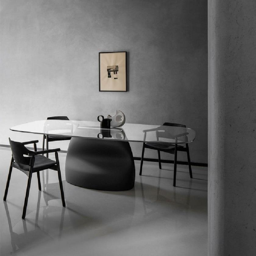 Mesa fija Gran Sasso con base escultural Diseñador italiano Andrea Lucatello Moderno en venta