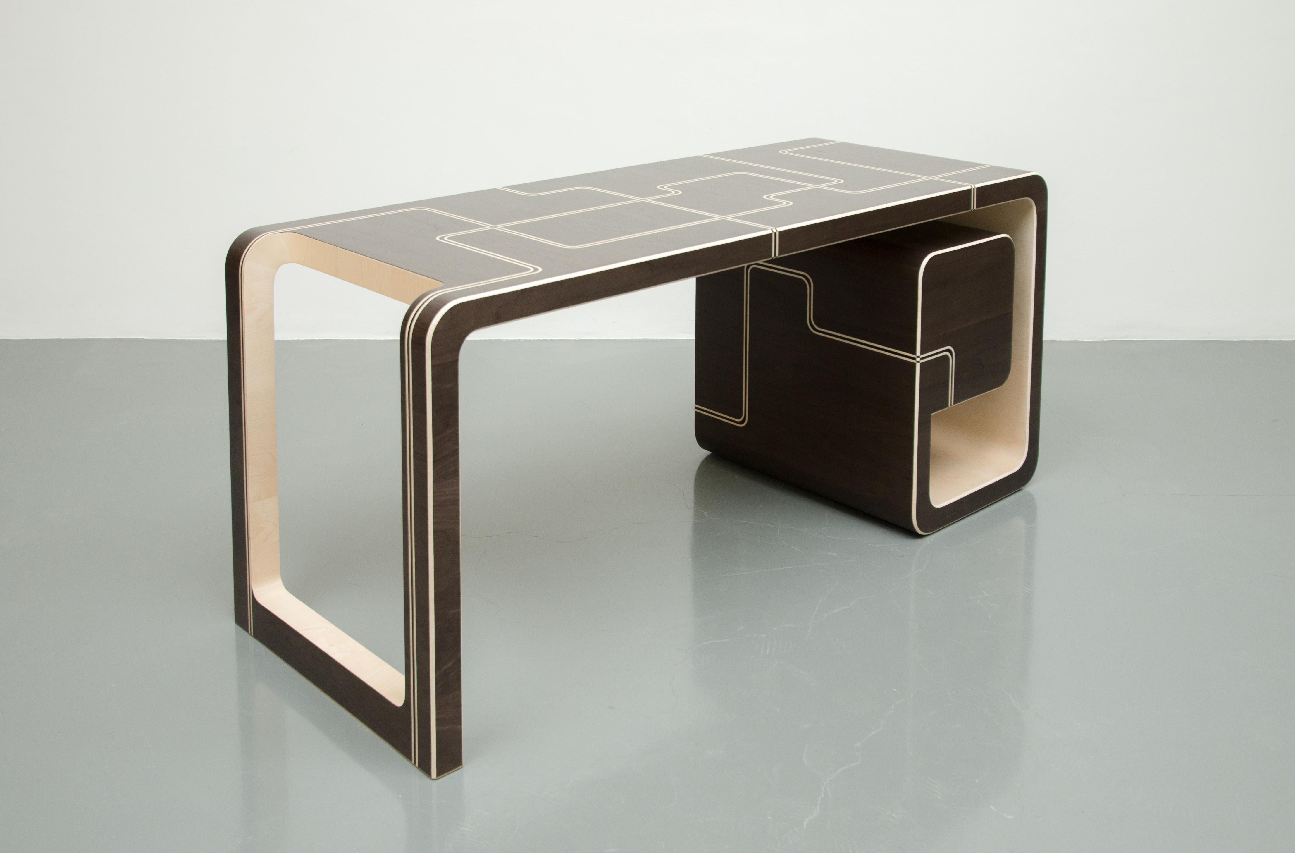 Designed as a modern elegant and at the same time functional desk, 