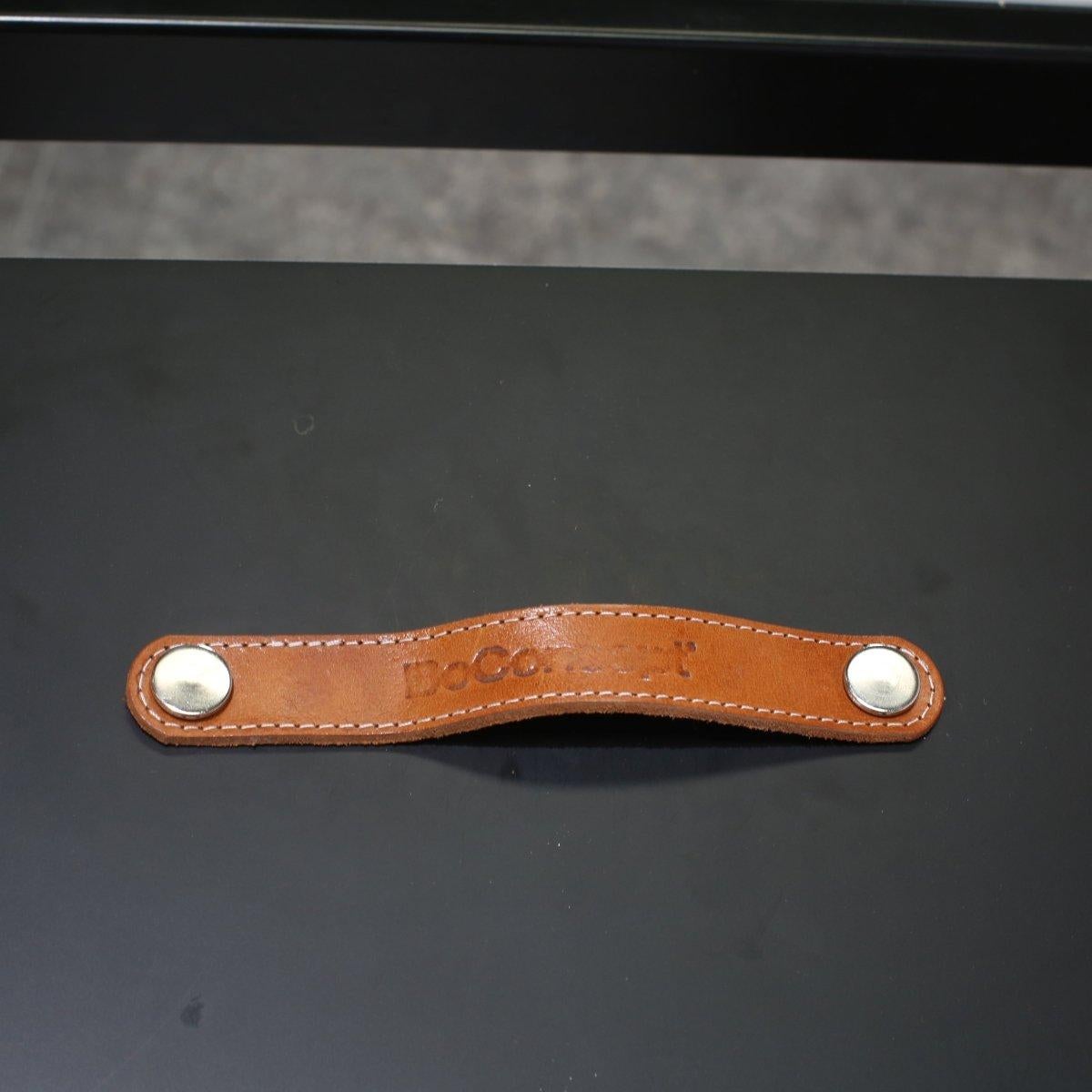 Introduci un tocco di eleganza e funzionalità nel tuo spazio da pranzo con lo splendido tavolo da pranzo allungabile Granada di BoConcept. Realizzato con precisione e attenzione ai dettagli, questo bellissimo pezzo è caratterizzato da un design