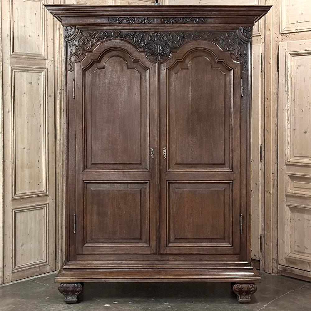 Grand 18th Century Country French Louis XIV Armoire In Good Condition For Sale In Dallas, TX