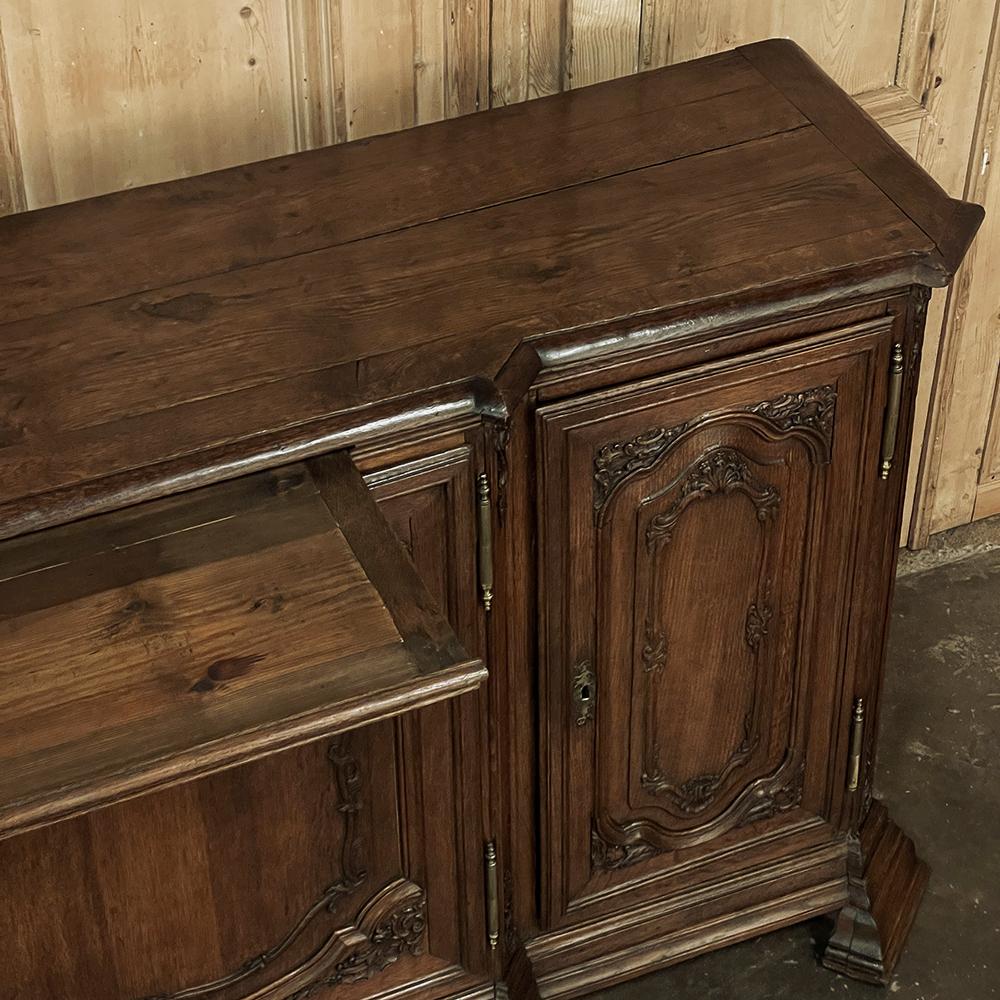 Grand 18th Century French Louis XIV Step-Front Buffet For Sale 7