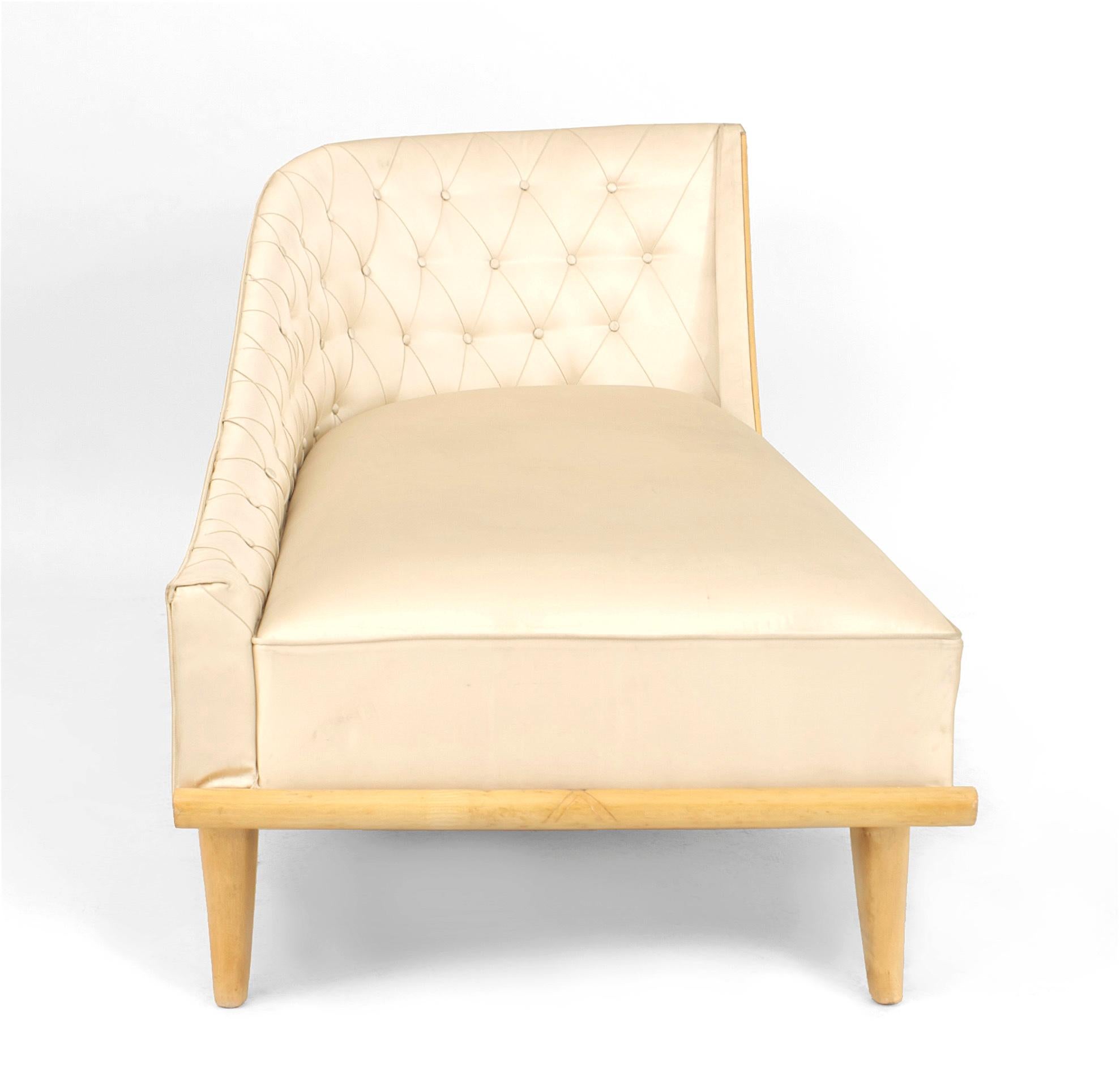 French Sycamore Champagne Satin Chaise In Good Condition For Sale In New York, NY