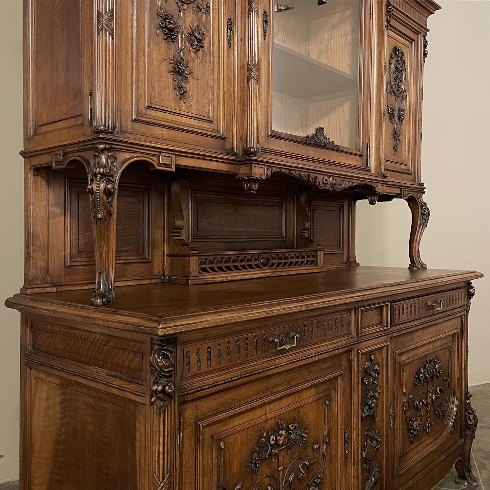 Grand 19th Century French Louis XVI Walnut China Buffet For Sale 4