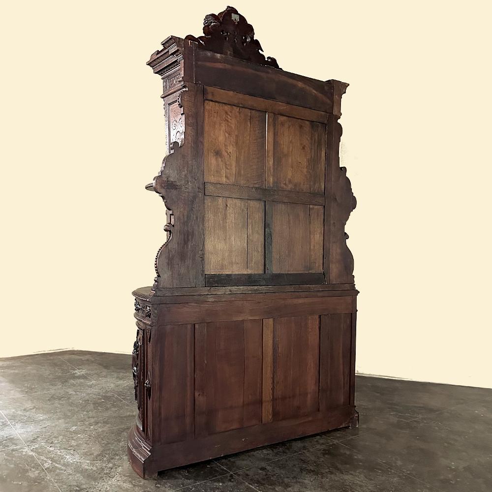 Grand 19th Century  French Renaissance Revival Hunt Bookcase For Sale 14