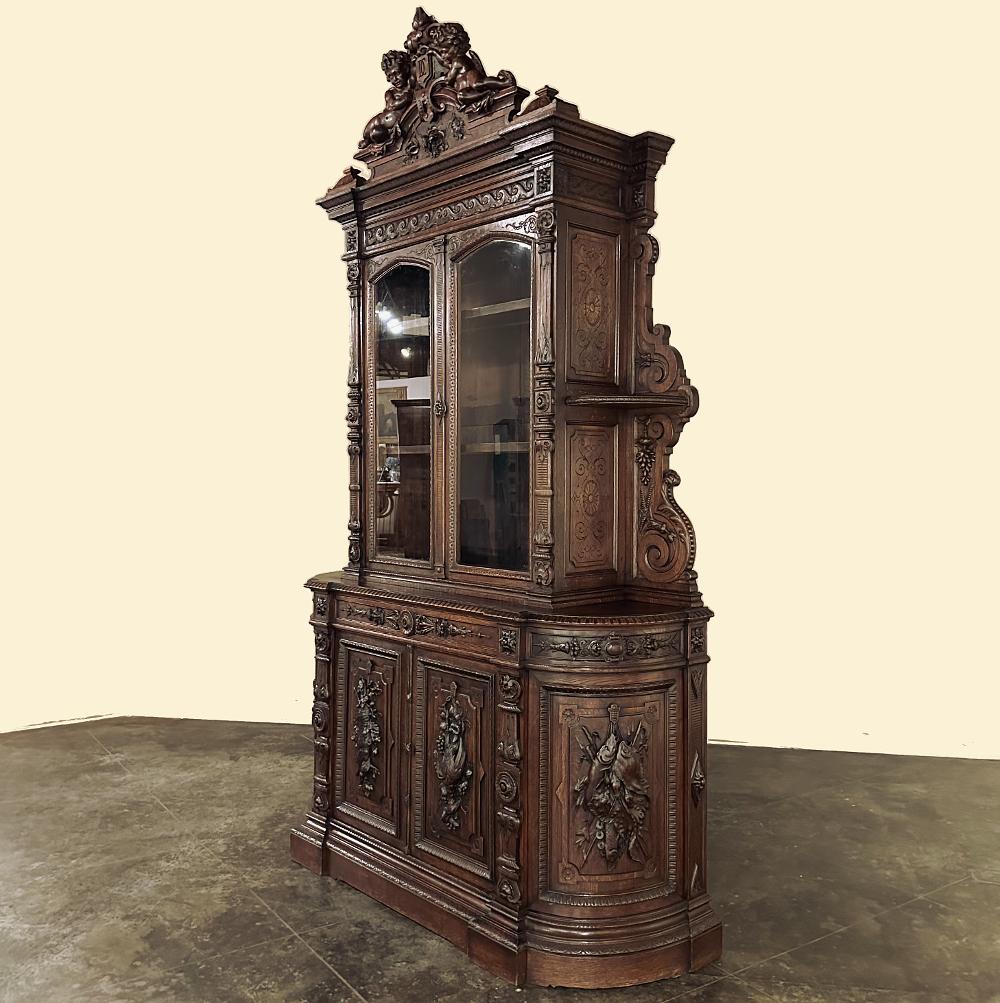 Mid-19th Century Grand 19th Century  French Renaissance Revival Hunt Bookcase For Sale