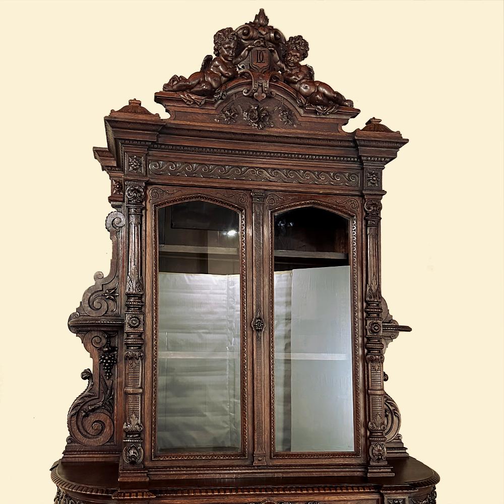 Grand 19th Century  French Renaissance Revival Hunt Bookcase For Sale 2