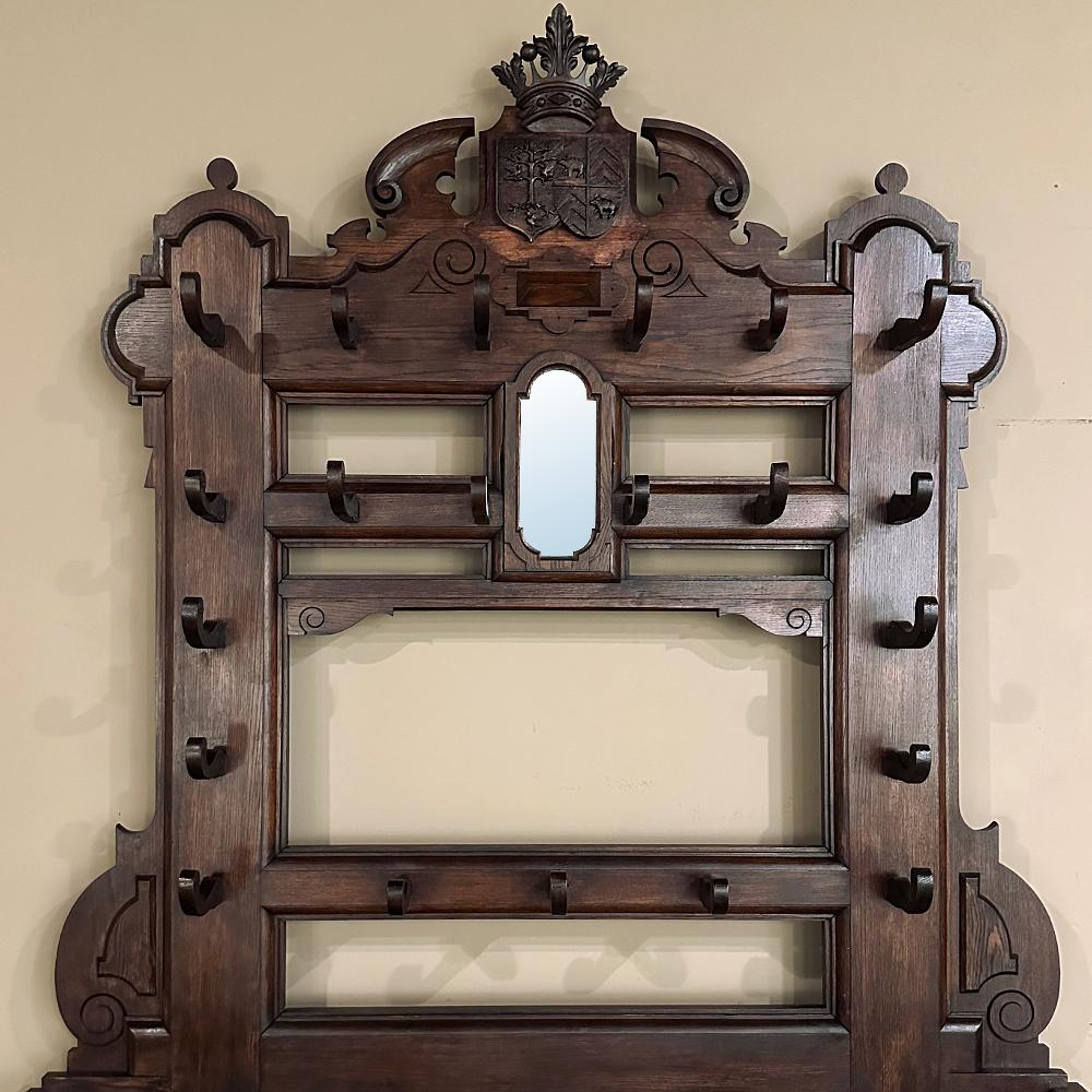 Gran árbol de salón renacentista Enrique II del siglo XIX Tallado a mano en venta