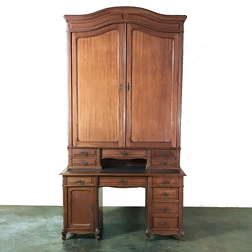 Grand 19th Century Louis Philippe Mahogany Desk with Bookcase In Good Condition For Sale In Dallas, TX