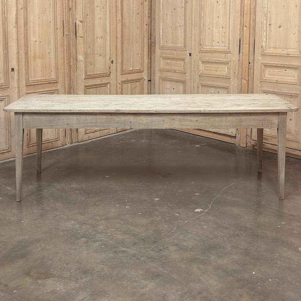 Grand 19th Century Rustic French Elm Farm Table In Good Condition For Sale In Dallas, TX
