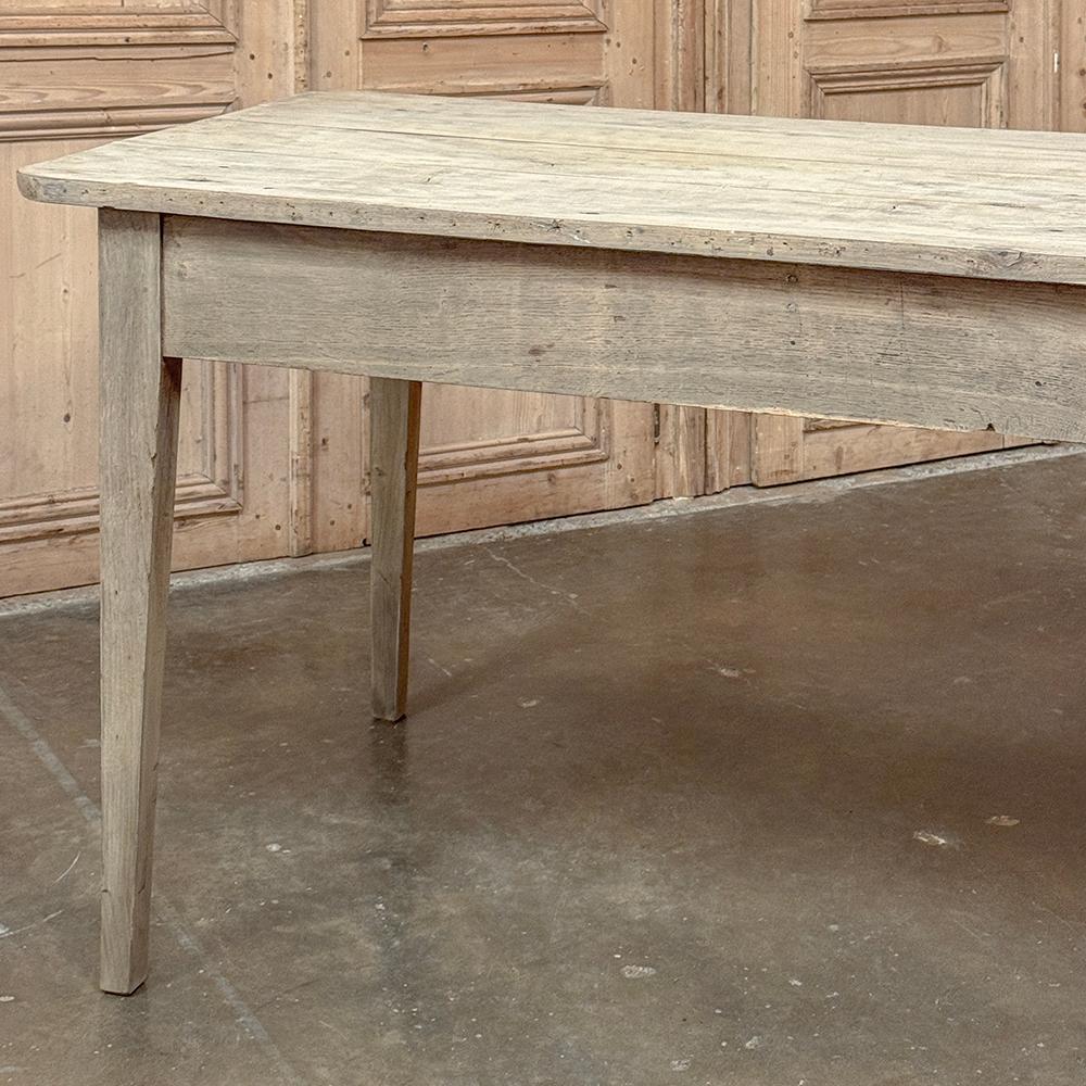 Grand 19th Century Rustic French Elm Farm Table For Sale 2