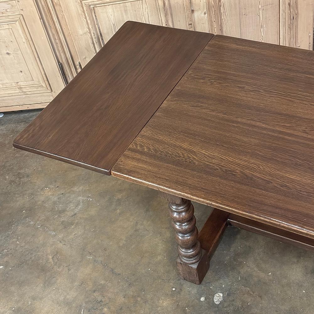 20th Century Grand Antique Banquet Table with Two Leaves and Turned Legs For Sale