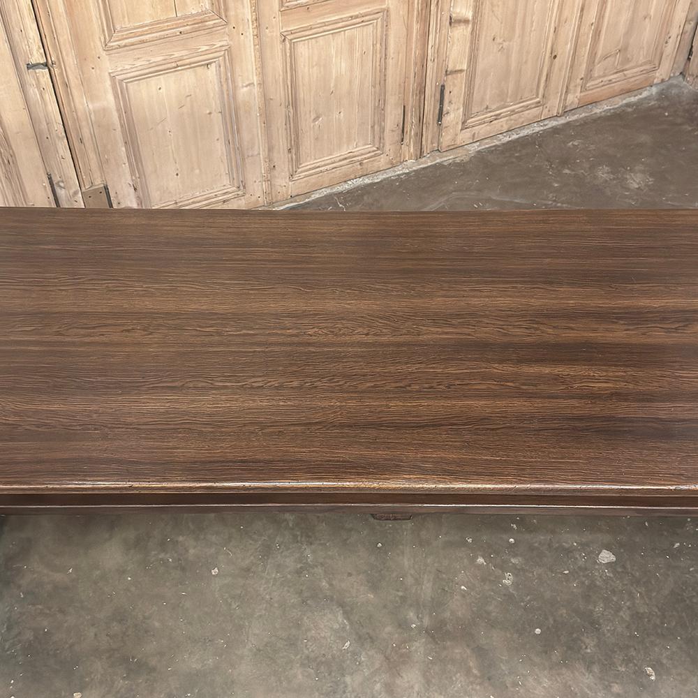 Oak Grand Antique Banquet Table with Two Leaves and Turned Legs For Sale
