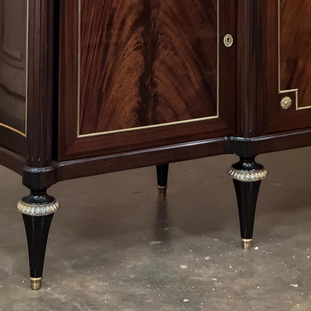 Ottone Grand Antique French Directoire Style Marble Top Mahogany Buffet in vendita
