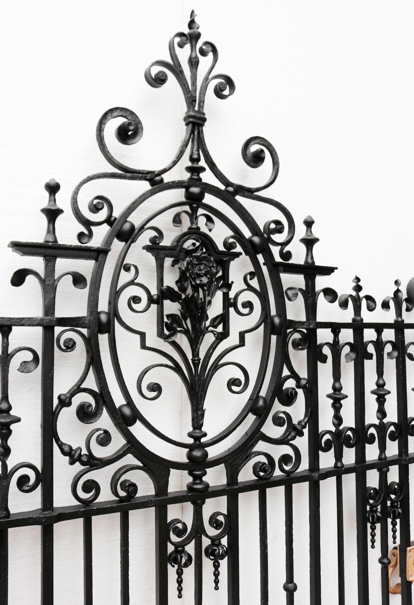 Gran Puerta Georgiana Antigua de Hierro Forjado en Bueno estado para la venta en Wormelow, Herefordshire