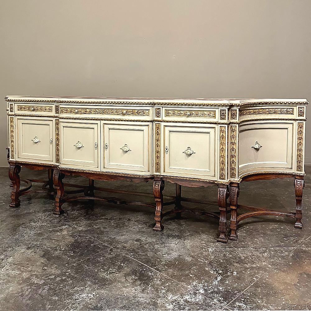Grand Antique Italian Neoclassical ~ Baroque Painted Console ~ Buffet ist eine erstaunliche Kombination aus klassischer Eleganz inspiriert durch die antiken griechischen und römischen Zivilisationen, verschmolzen mit den geschwungenen verzierten