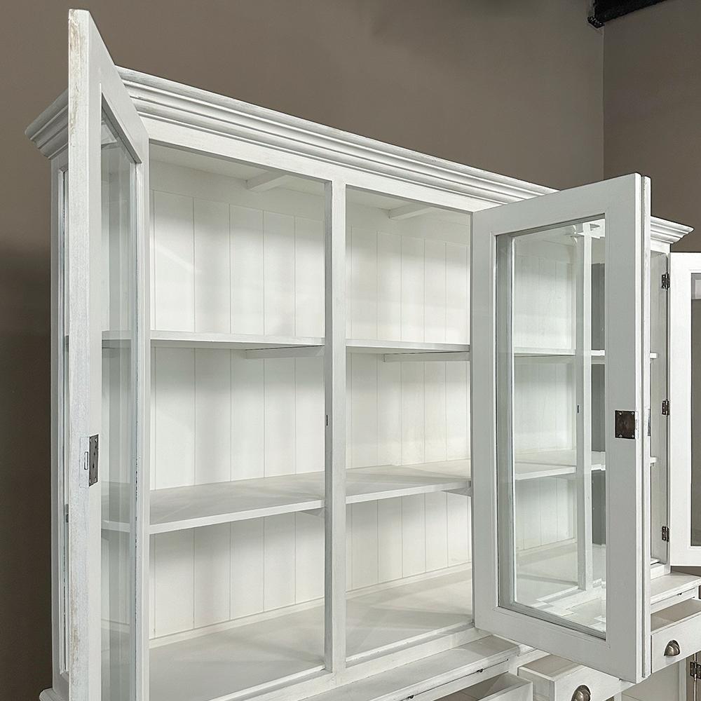 Grand Antique Neoclassical Painted Bookcase In Good Condition For Sale In Dallas, TX