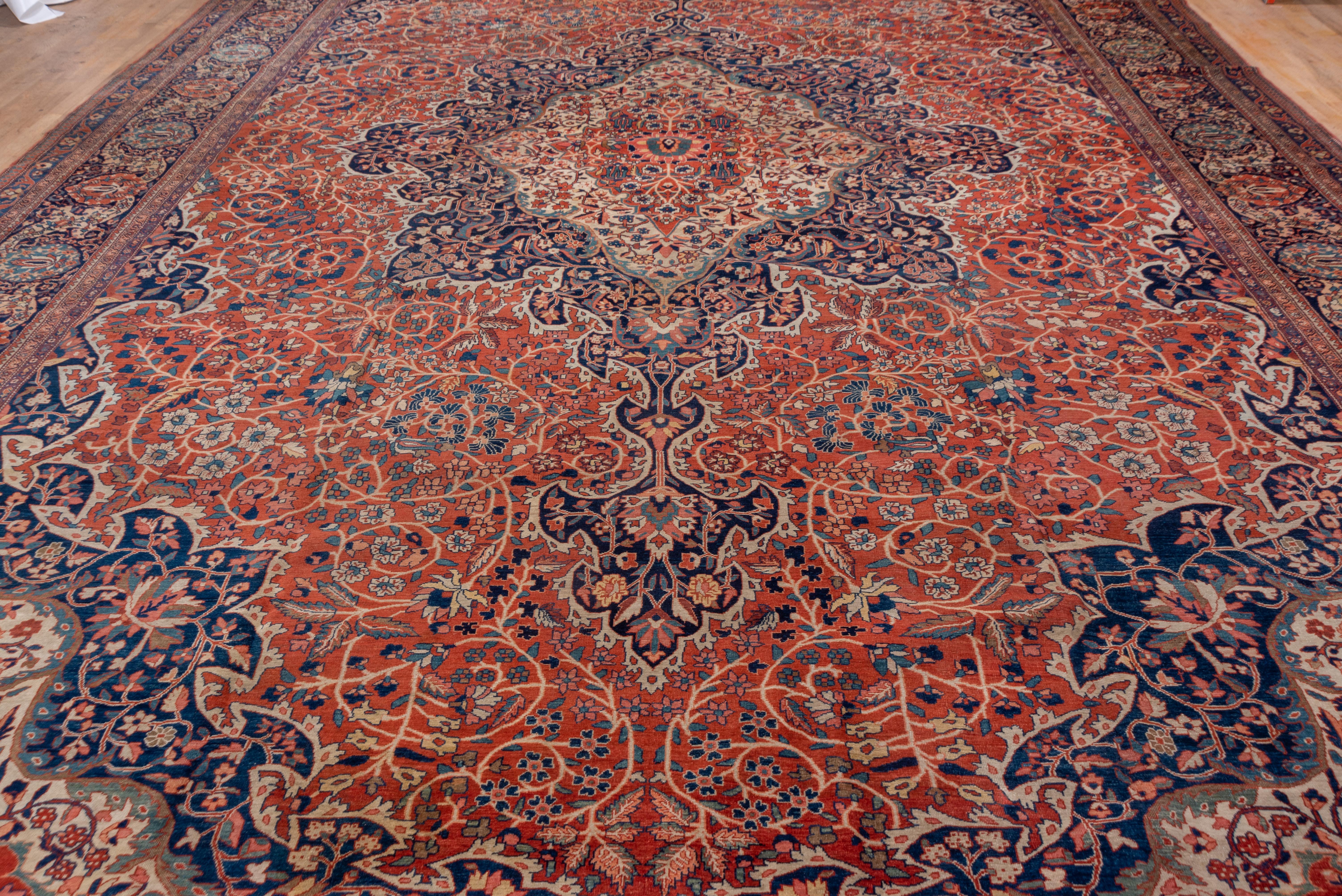Grand Antique Persian Sarouk Farahan Mansion Carpet, Traditional Palette In Good Condition For Sale In New York, NY