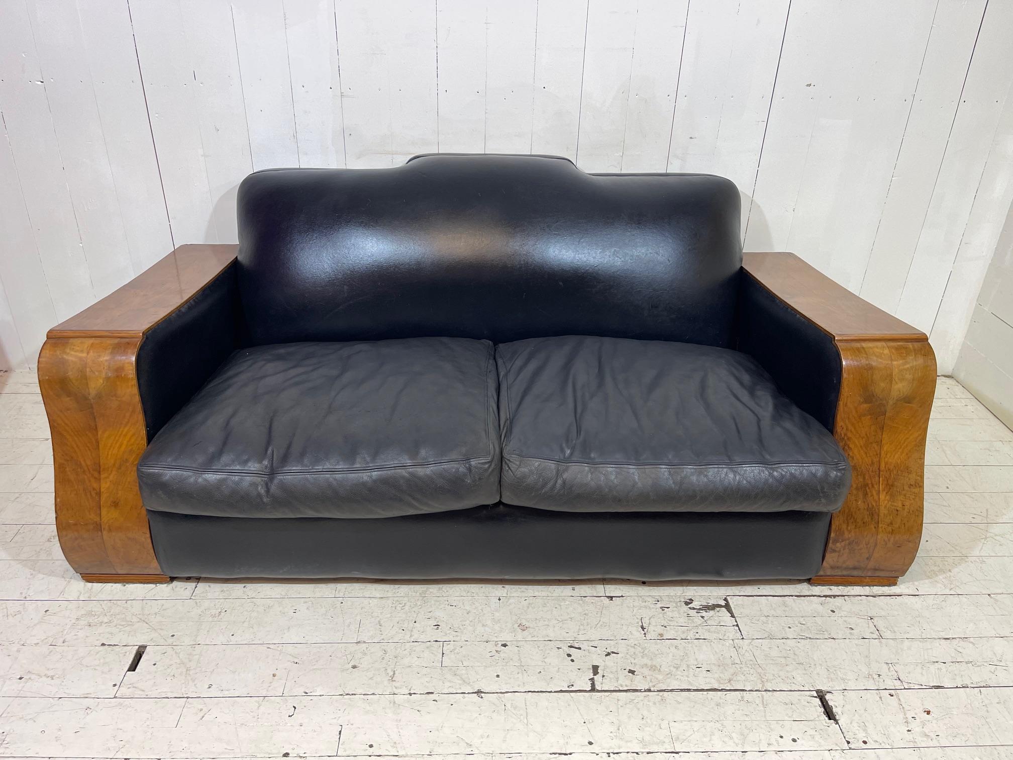 Grand Art Deco Bentwood Sofa in Distressed Leather  In Good Condition For Sale In Tarleton, GB